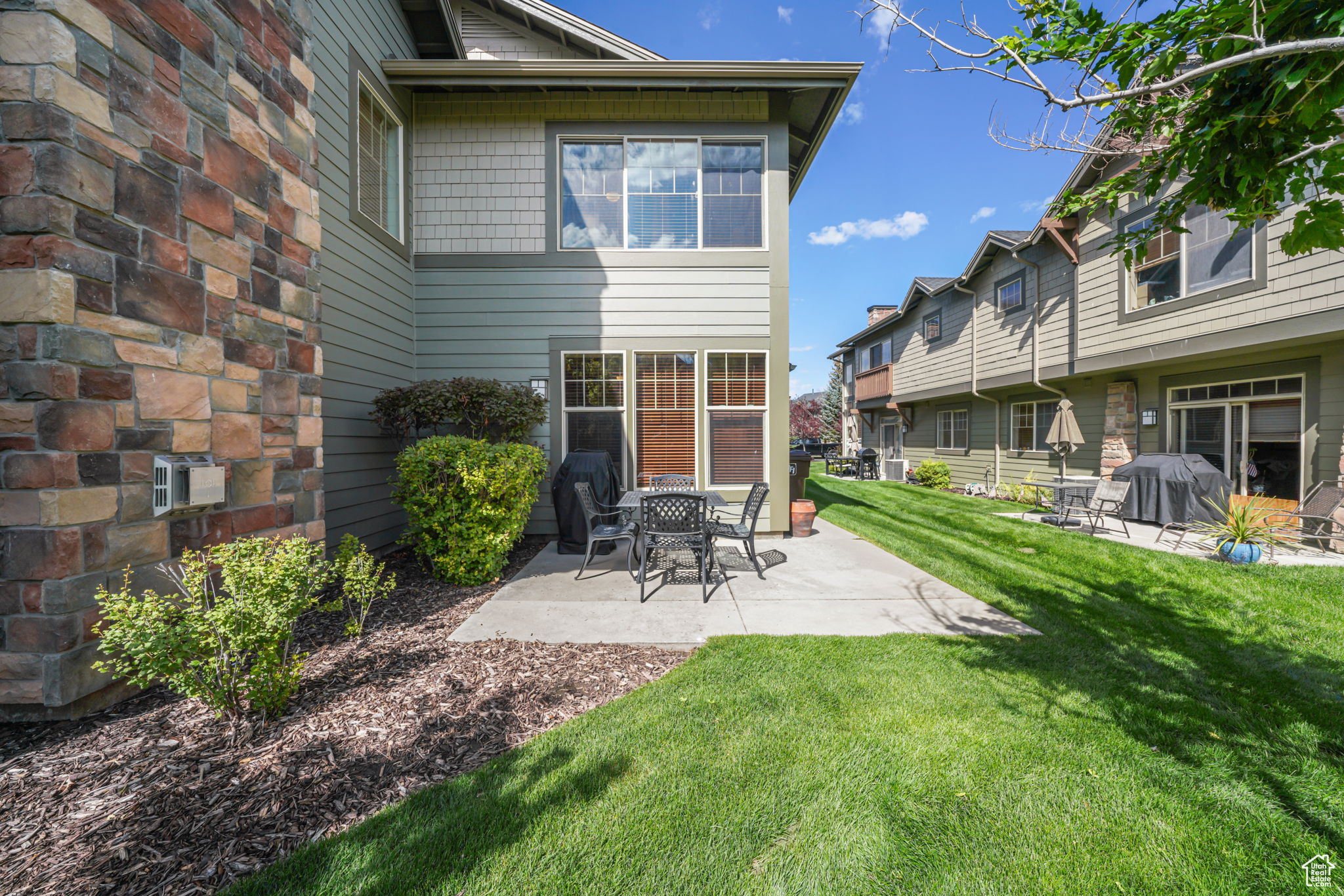 FOX POINTE@REDSTONE - Residential