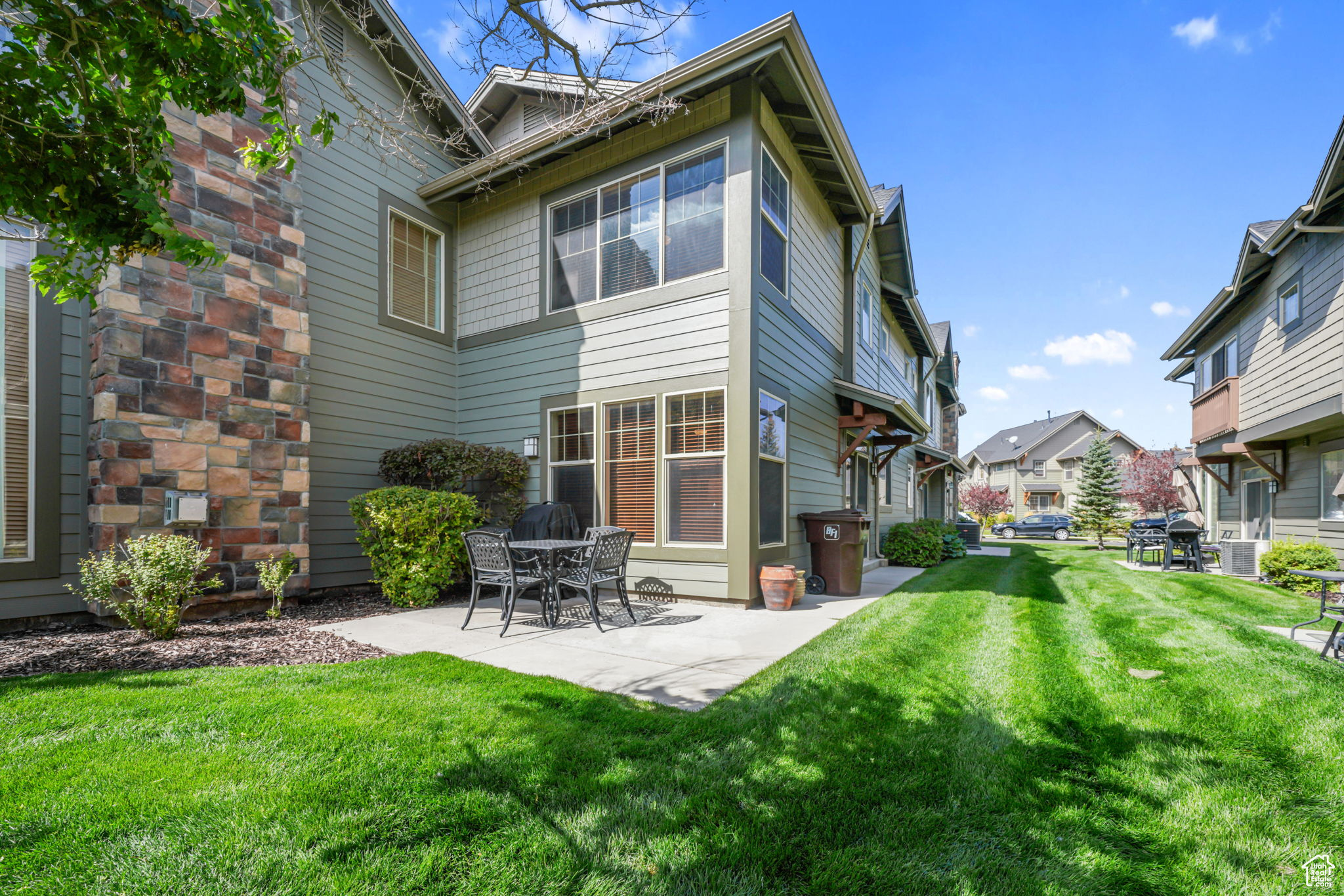 FOX POINTE@REDSTONE - Residential