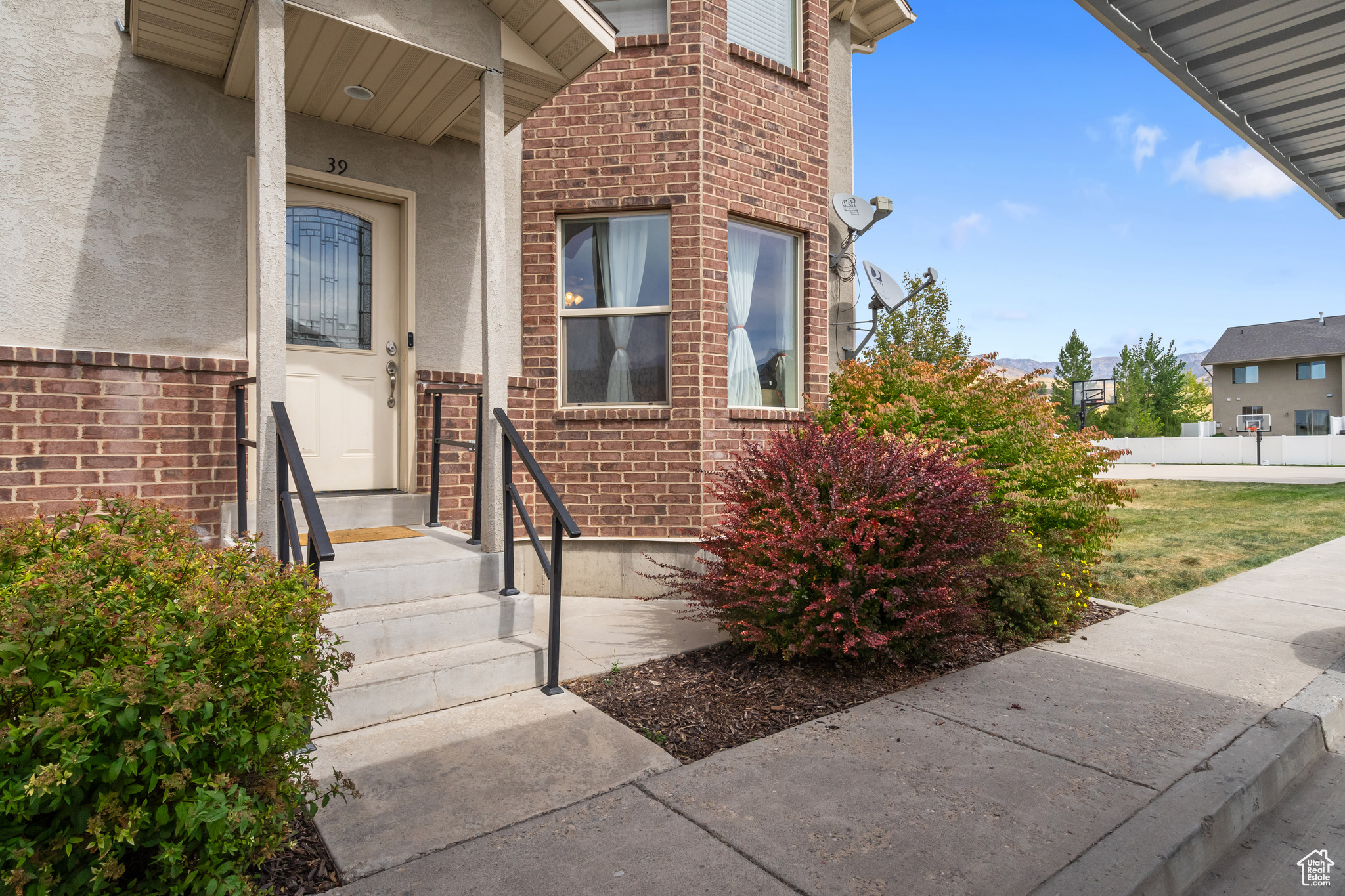 CASTLE VIEW MANOR - Residential