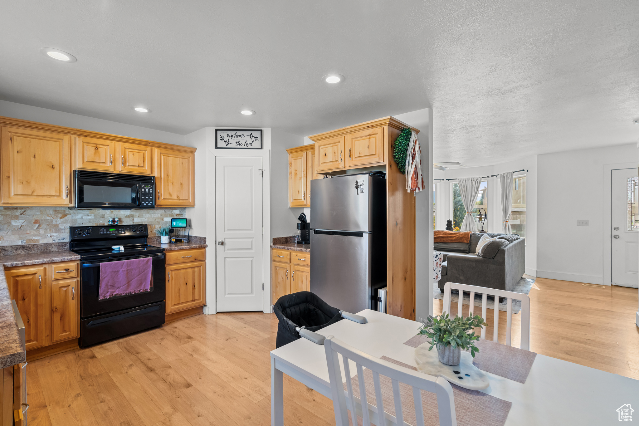 CASTLE VIEW MANOR - Residential