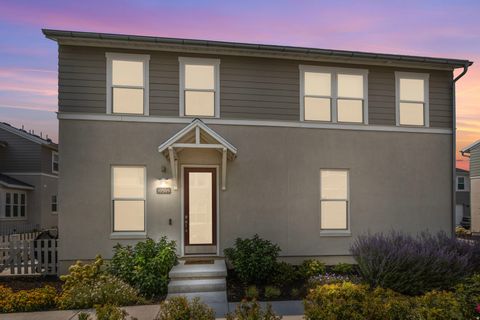 Photo of 10509 S LIV WAY W, South Jordan, UT 84009 (MLS # 2147156)