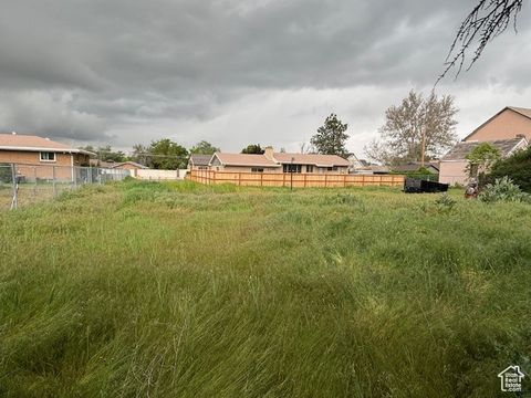 Tiny photo for 4913 S NAYLOR LN, Murray, UT 84107 (MLS # 2060025)