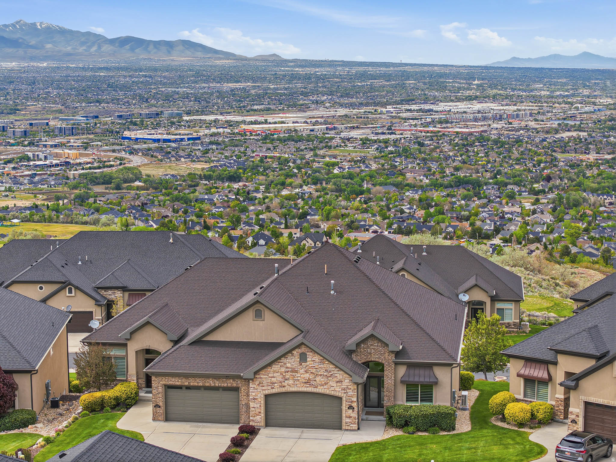 SUNSET RIDGE AT SOUTH MOUNTAIN - Residential Income