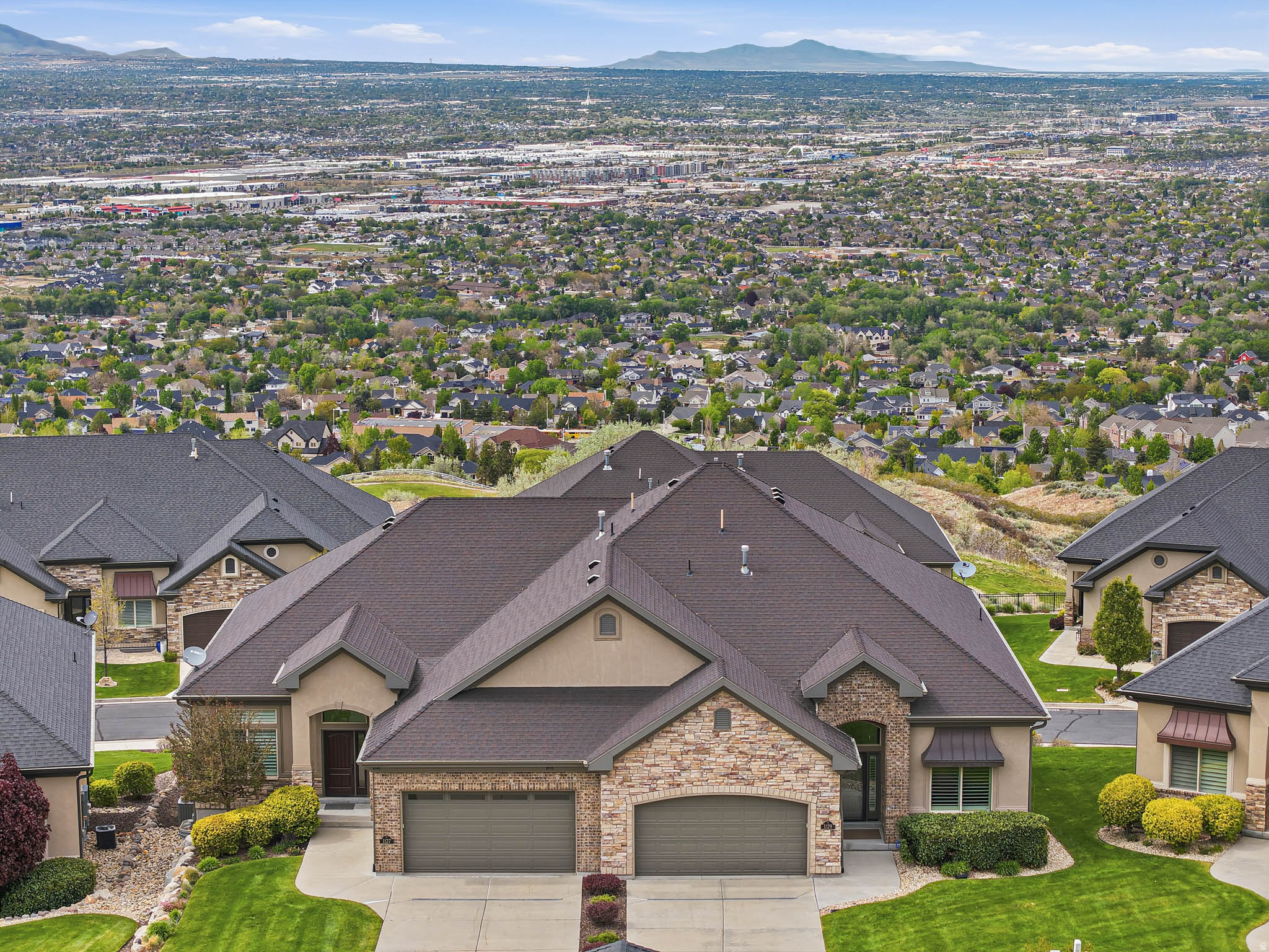 SUNSET RIDGE AT SOUTH MOUNTAIN - Residential Income