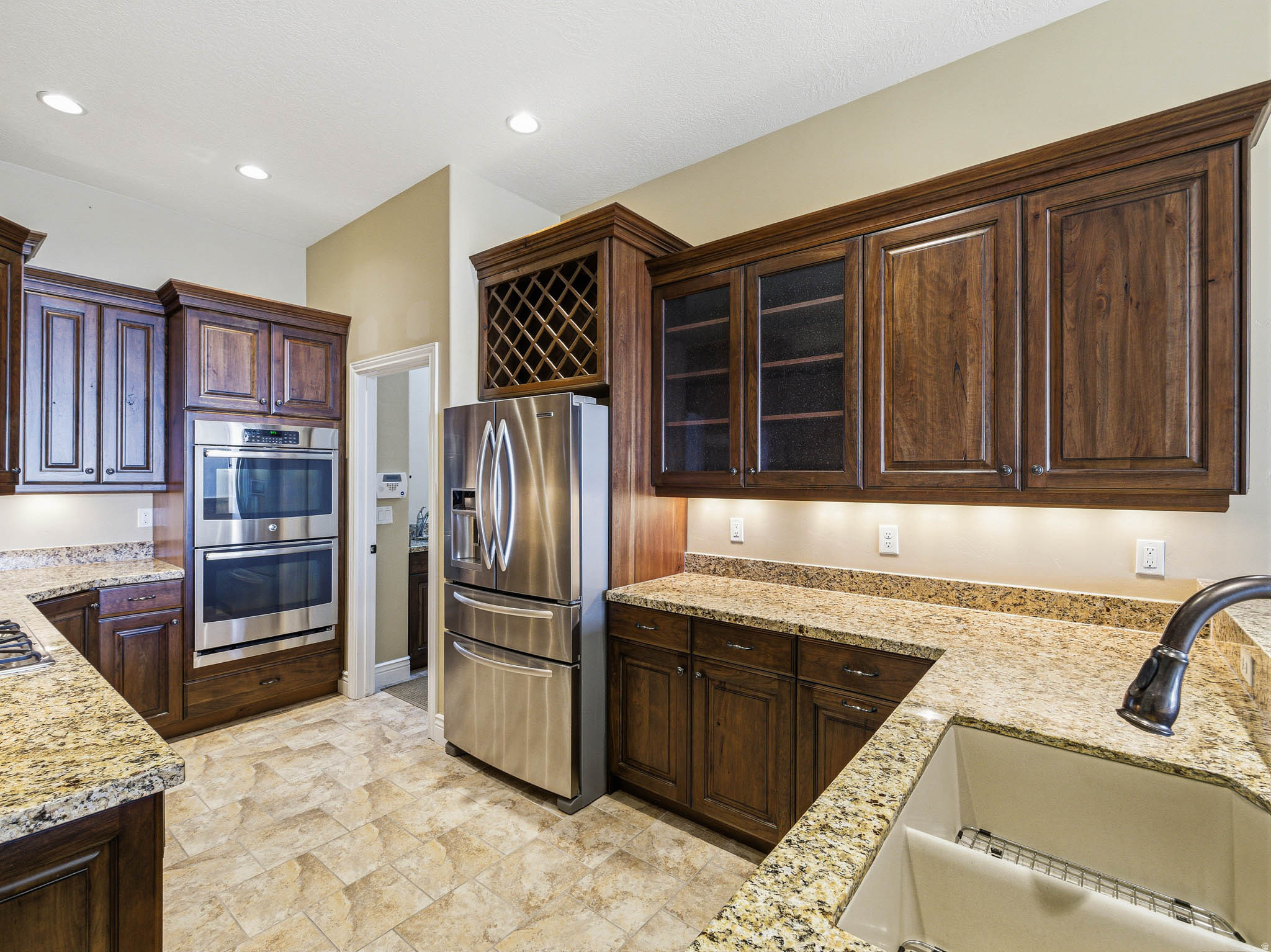 SUNSET RIDGE AT SOUTH MOUNTAIN - Residential Income