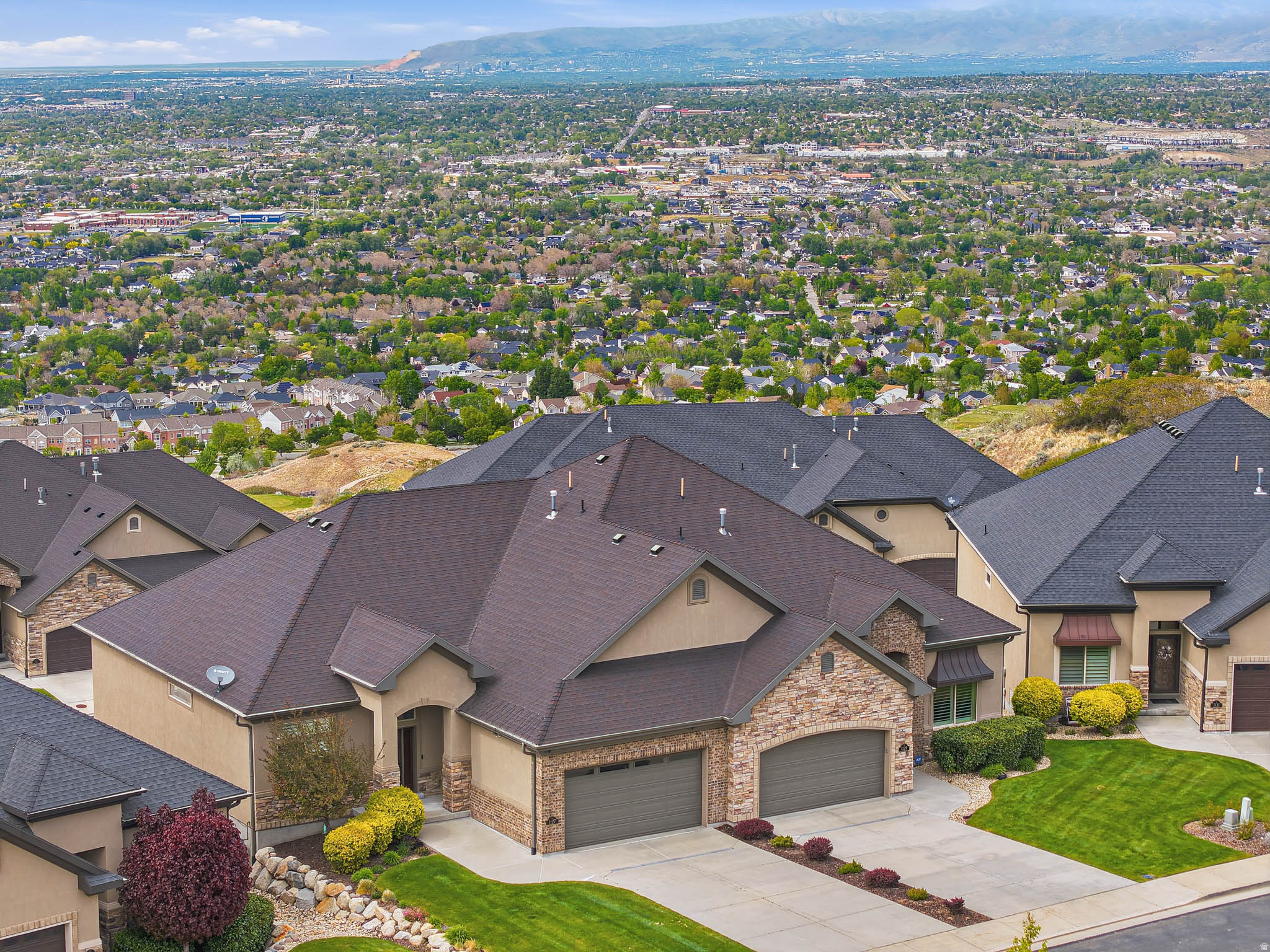 SUNSET RIDGE AT SOUTH MOUNTAIN - Residential Income