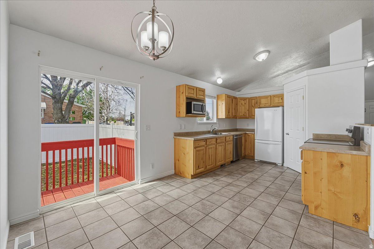 MATCH PLACE - Residential