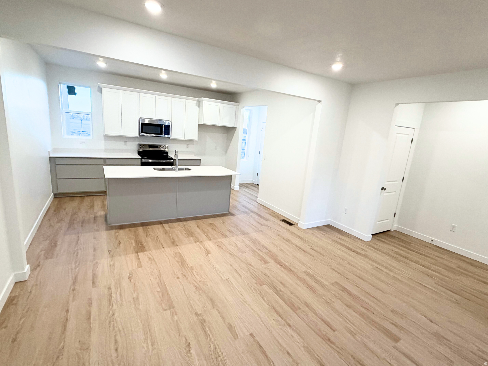 BEACON POINTE - Residential