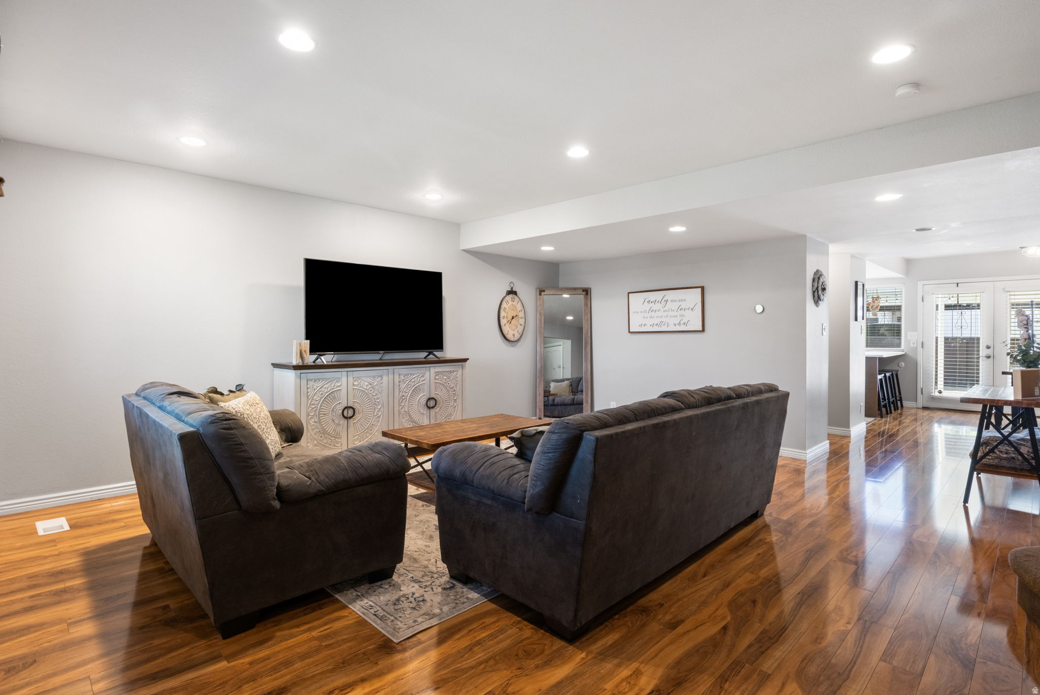 BENCHMARK VILLAGE - Residential