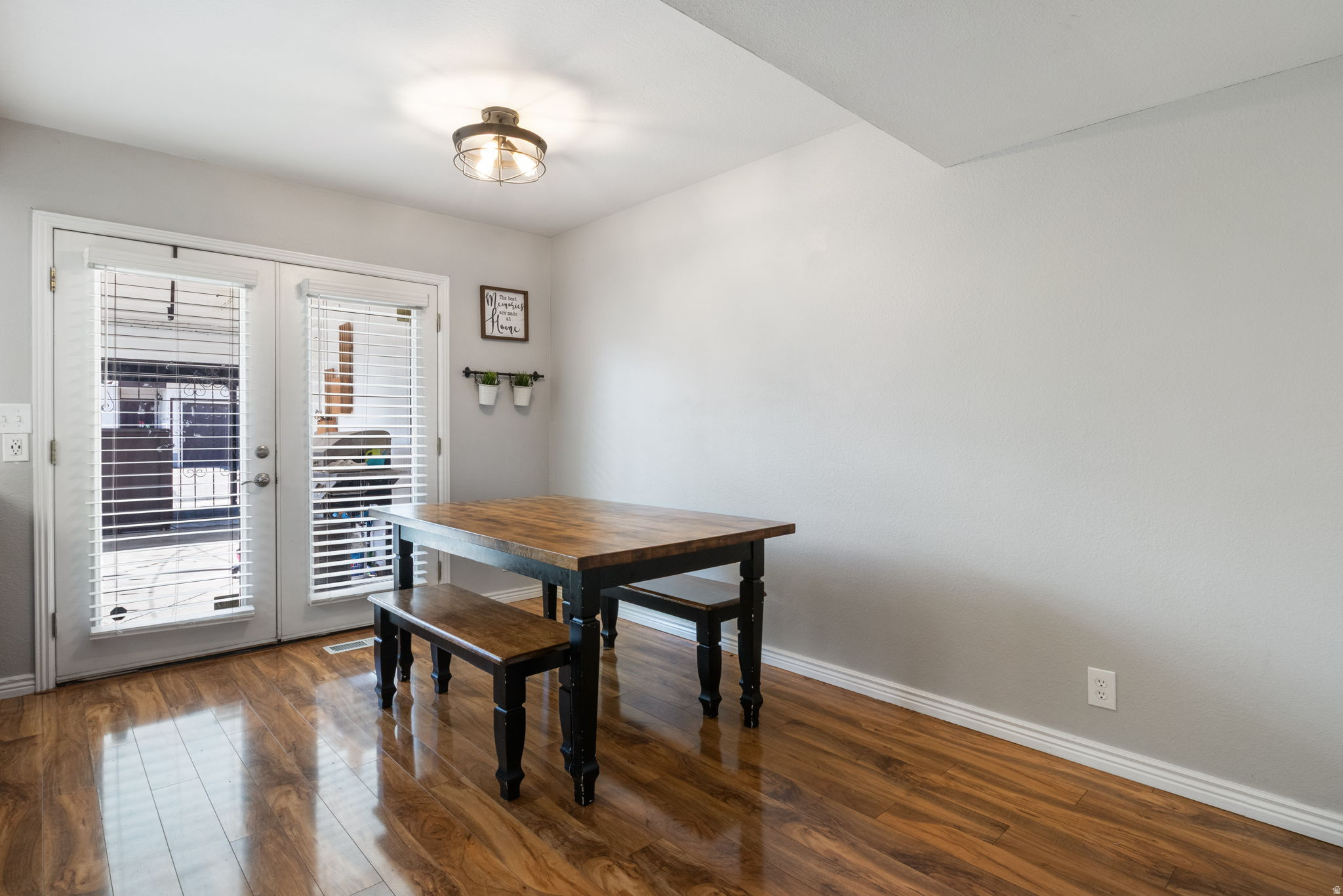 BENCHMARK VILLAGE - Residential