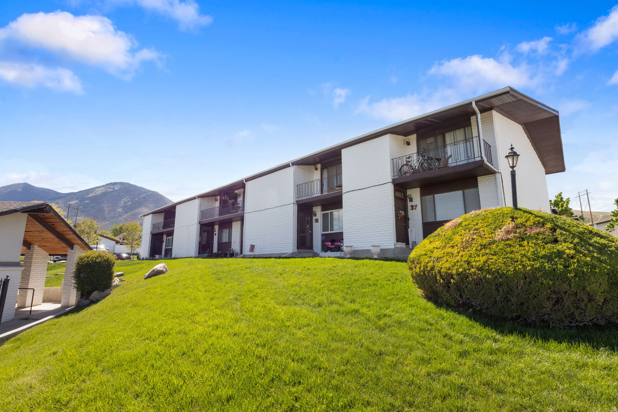 BENCHMARK VILLAGE - Residential