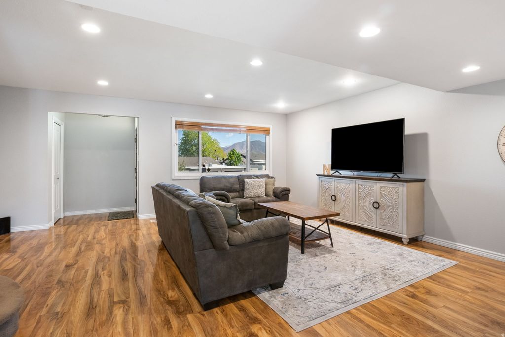 Photo of 41 BENCHMARK VLG, Tooele, UT 84074 (MLS # 2154370)