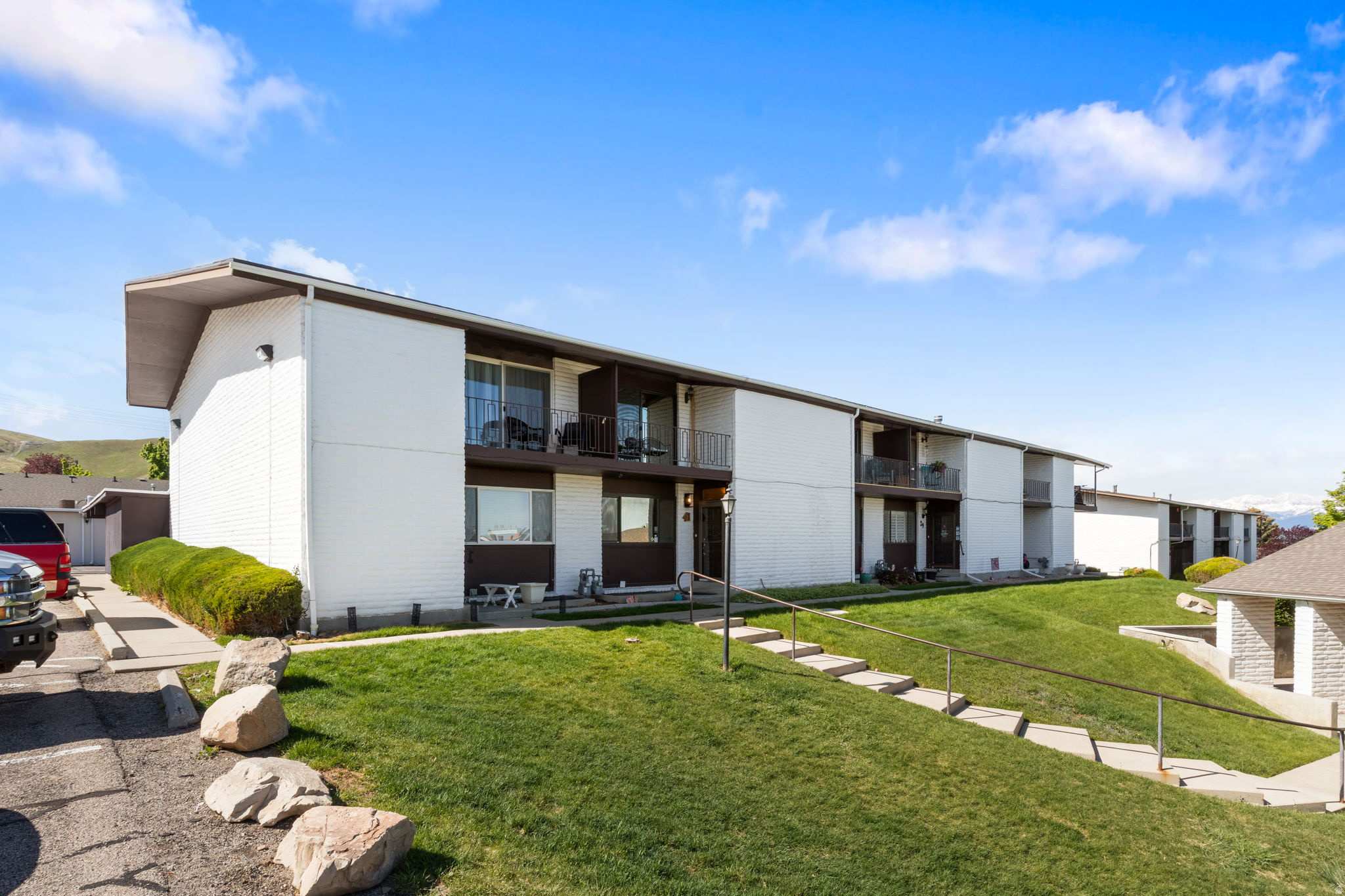 BENCHMARK VILLAGE - Residential