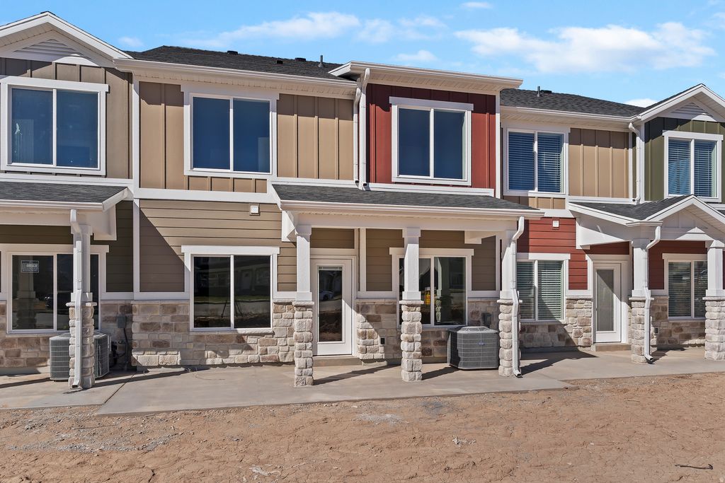 Photo of 3122 N 1675 E, Layton, UT 84040 (MLS # 2155444)