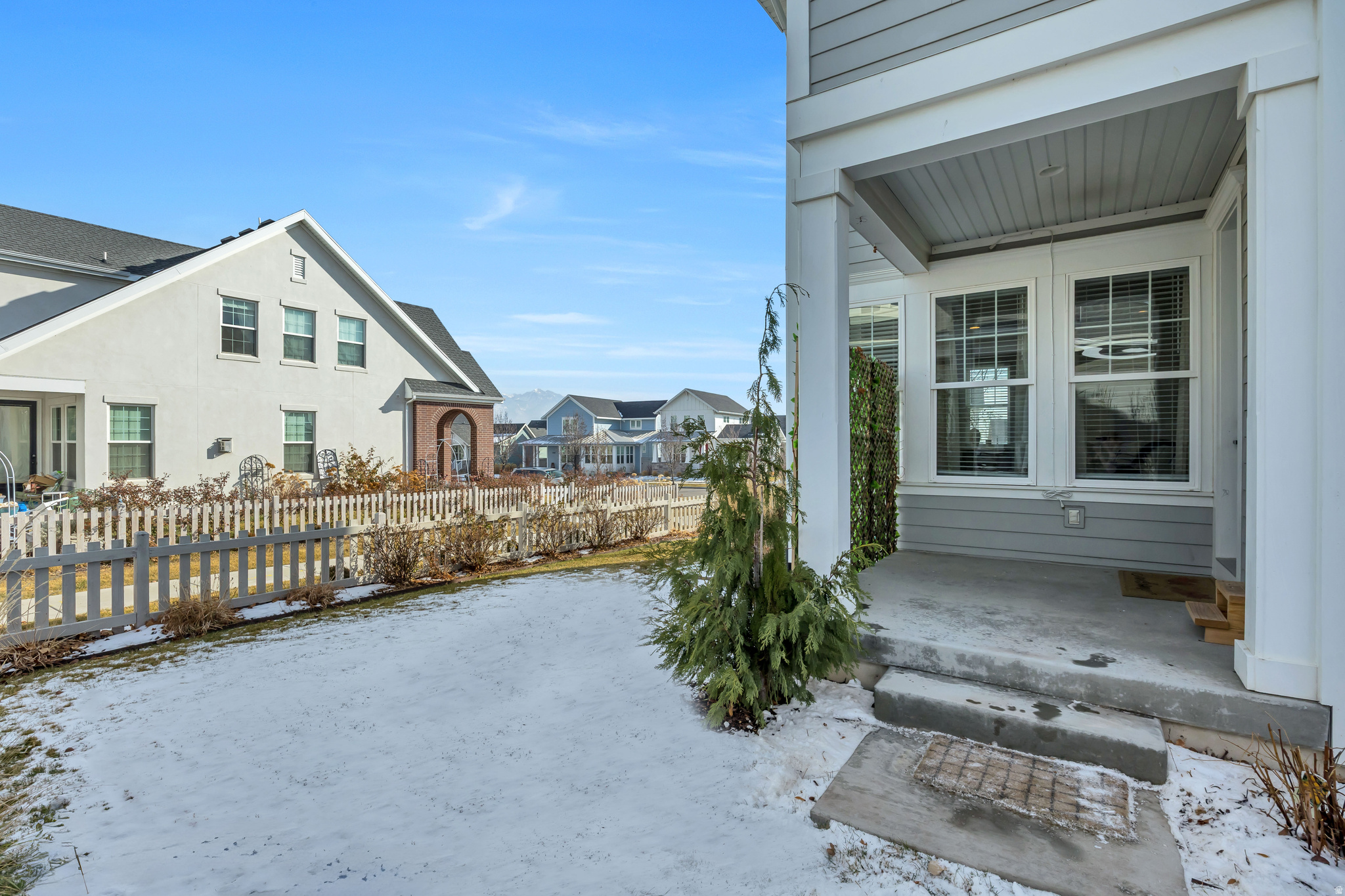 DAYBREAK - Residential