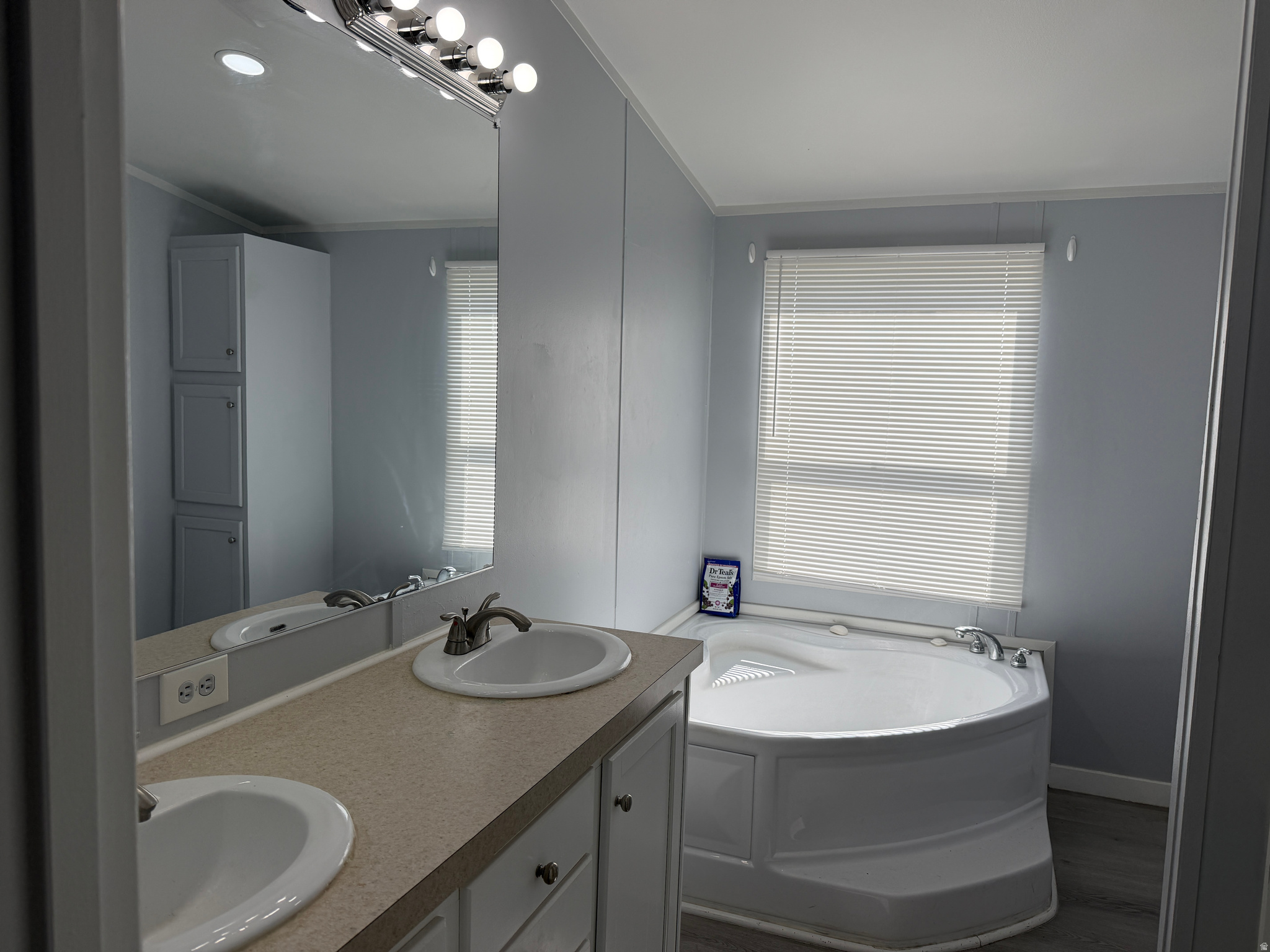 MOUNTAIN VIEW MHC - Residential