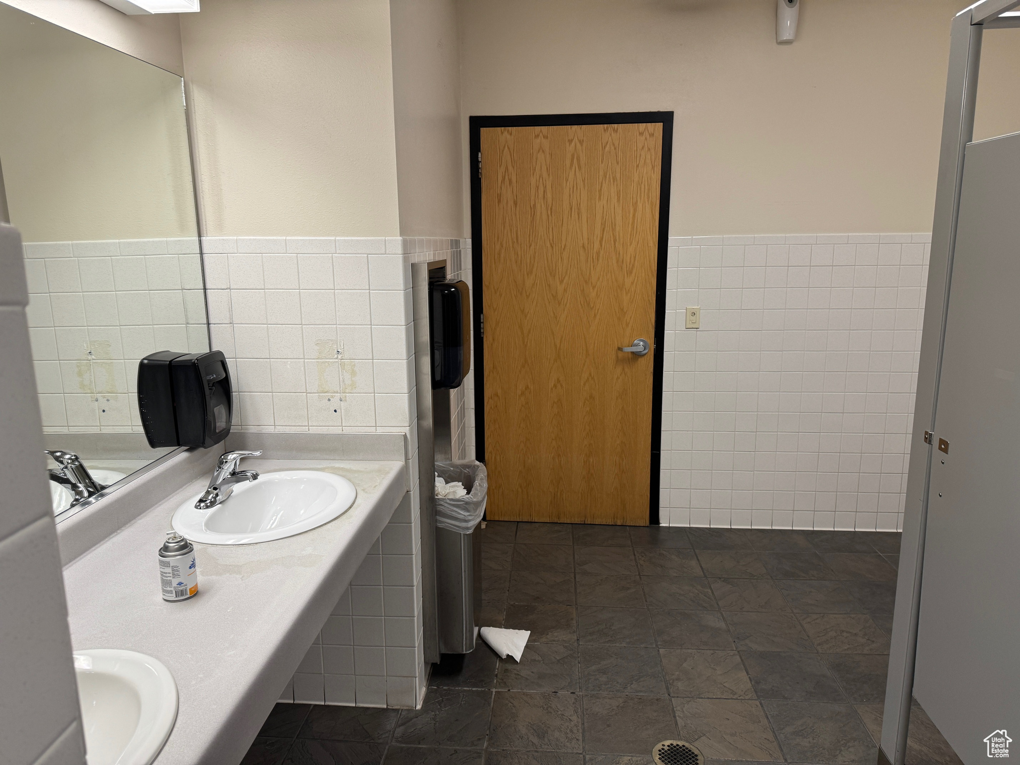 SPRING CREEK VILLAGE SUBD - Commercial Lease