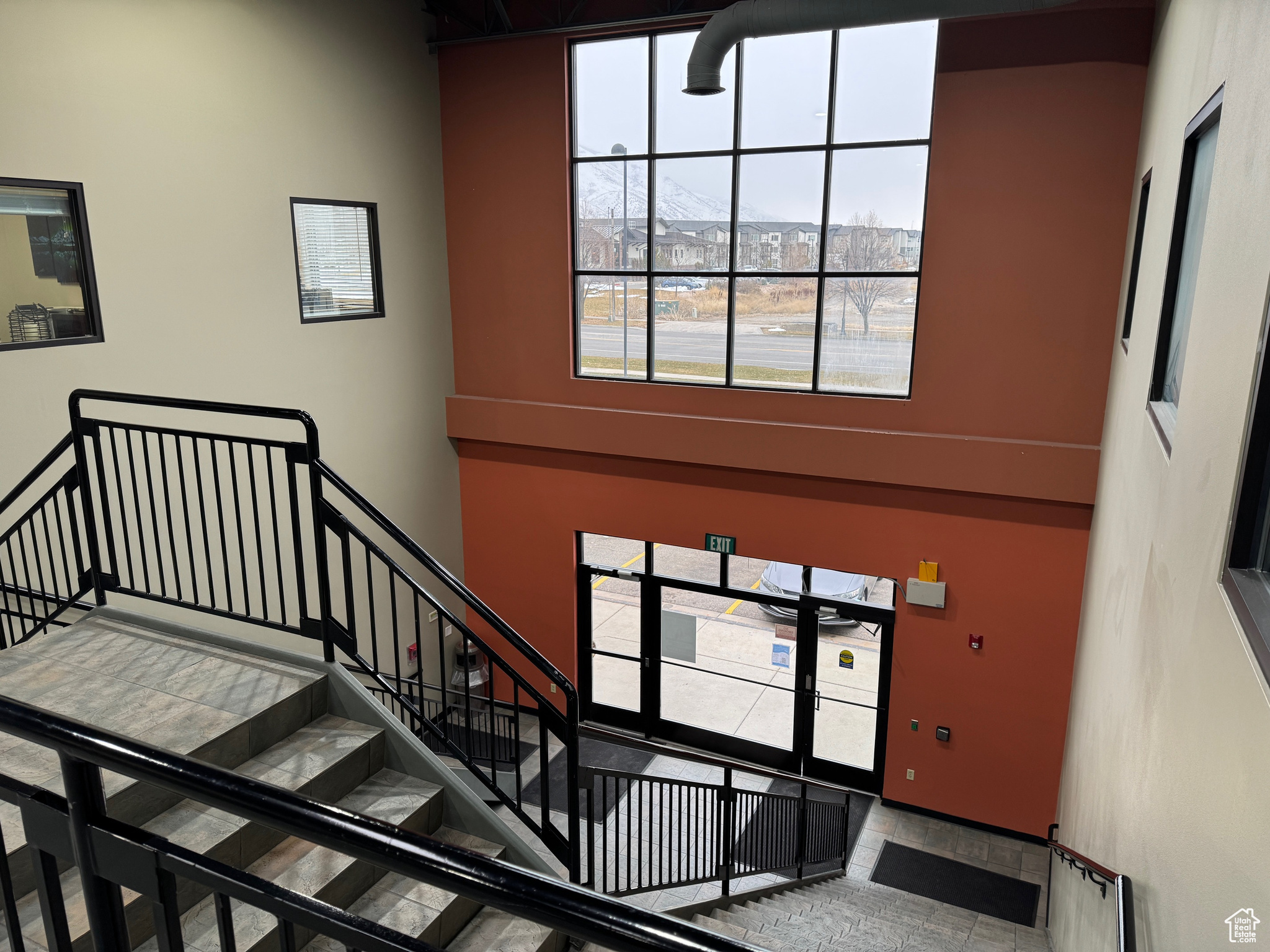 SPRING CREEK VILLAGE SUBD - Commercial Lease