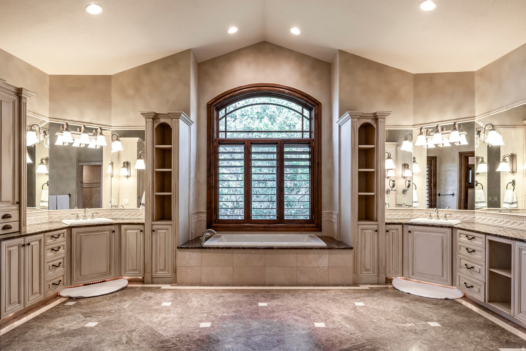 SEVEN SPRINGS - Residential