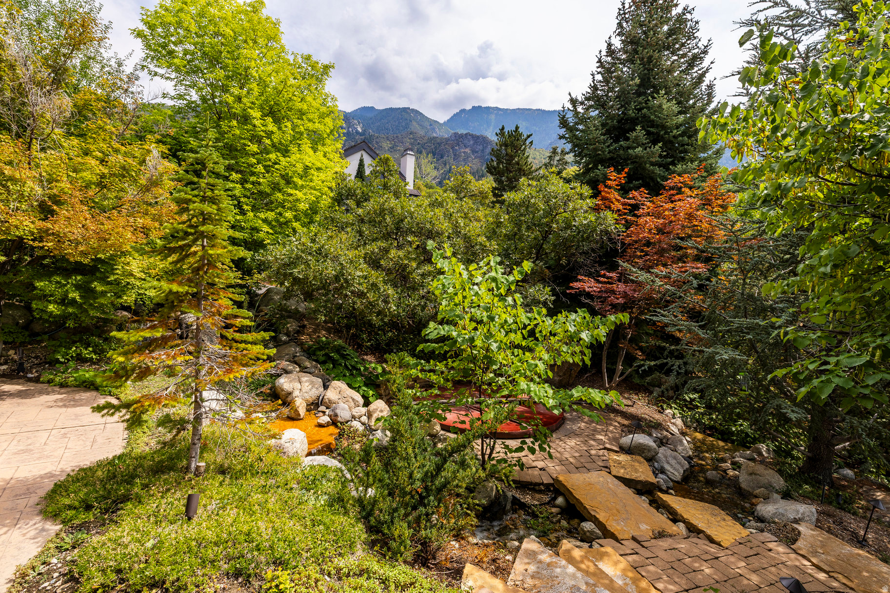 SEVEN SPRINGS - Residential