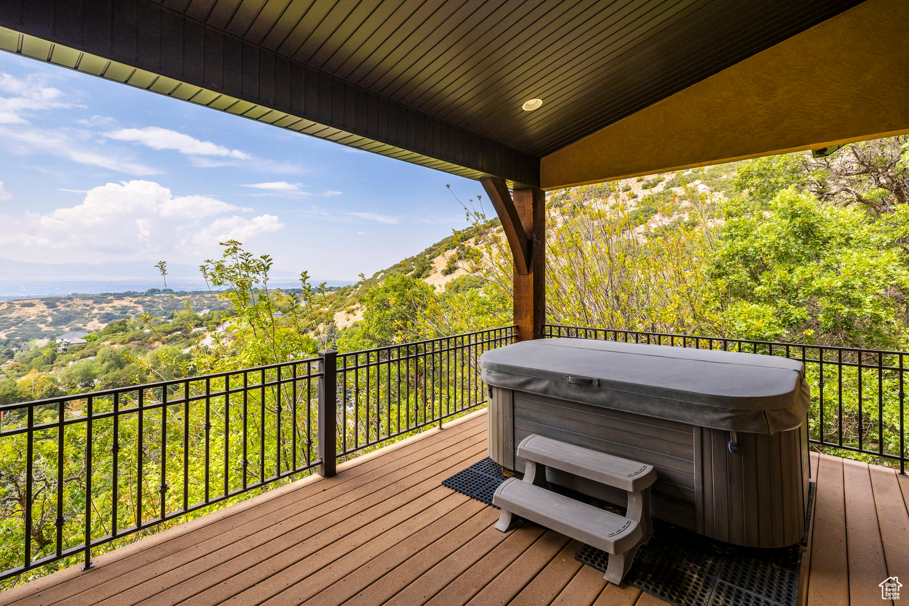 SEVEN SPRINGS - Residential
