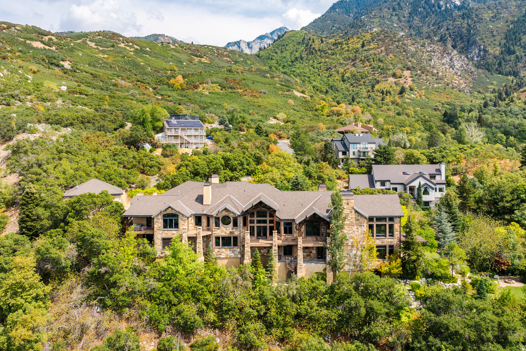 SEVEN SPRINGS - Residential