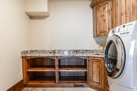 Tiny photo for 3409 E SEVEN SPRINGS DR S, Sandy, UT 84092 (MLS # 2108931)