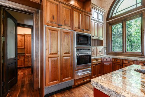 Tiny photo for 3409 E SEVEN SPRINGS DR S, Sandy, UT 84092 (MLS # 2108931)