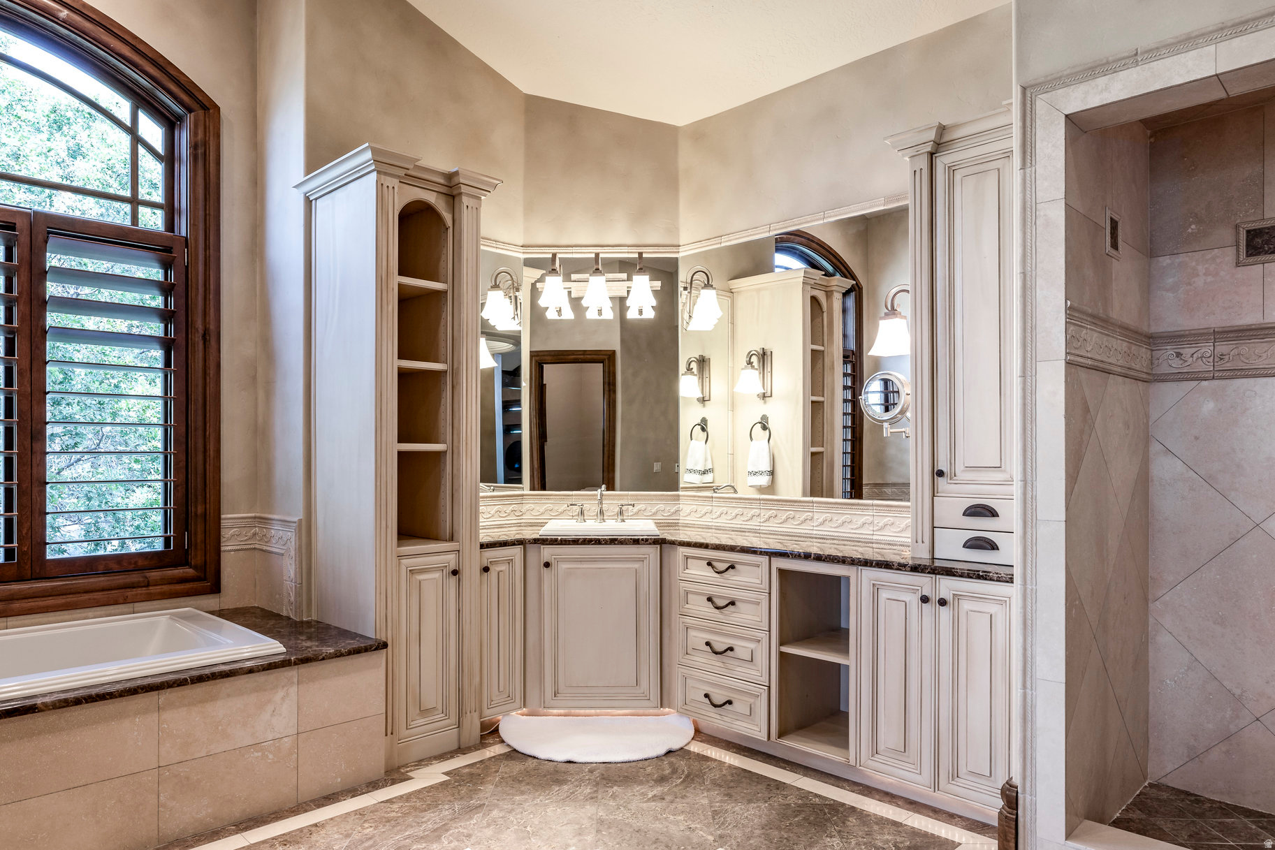 SEVEN SPRINGS - Residential