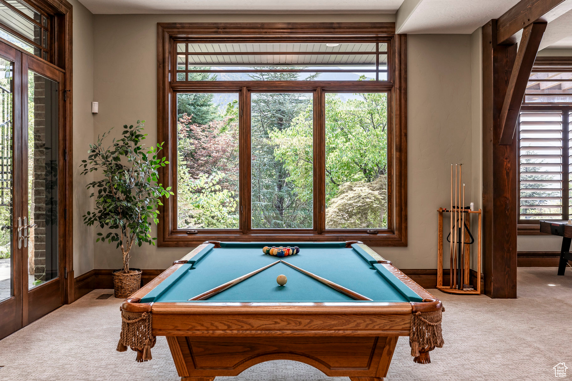 SEVEN SPRINGS - Residential