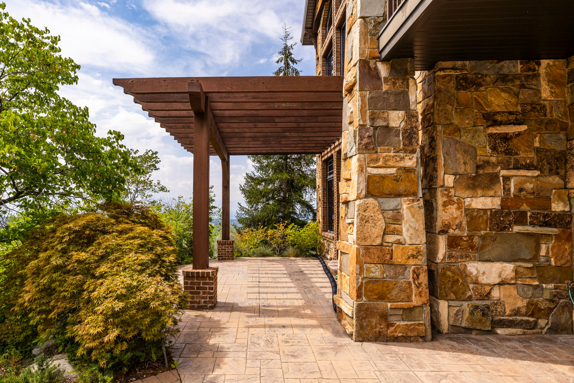 SEVEN SPRINGS - Residential