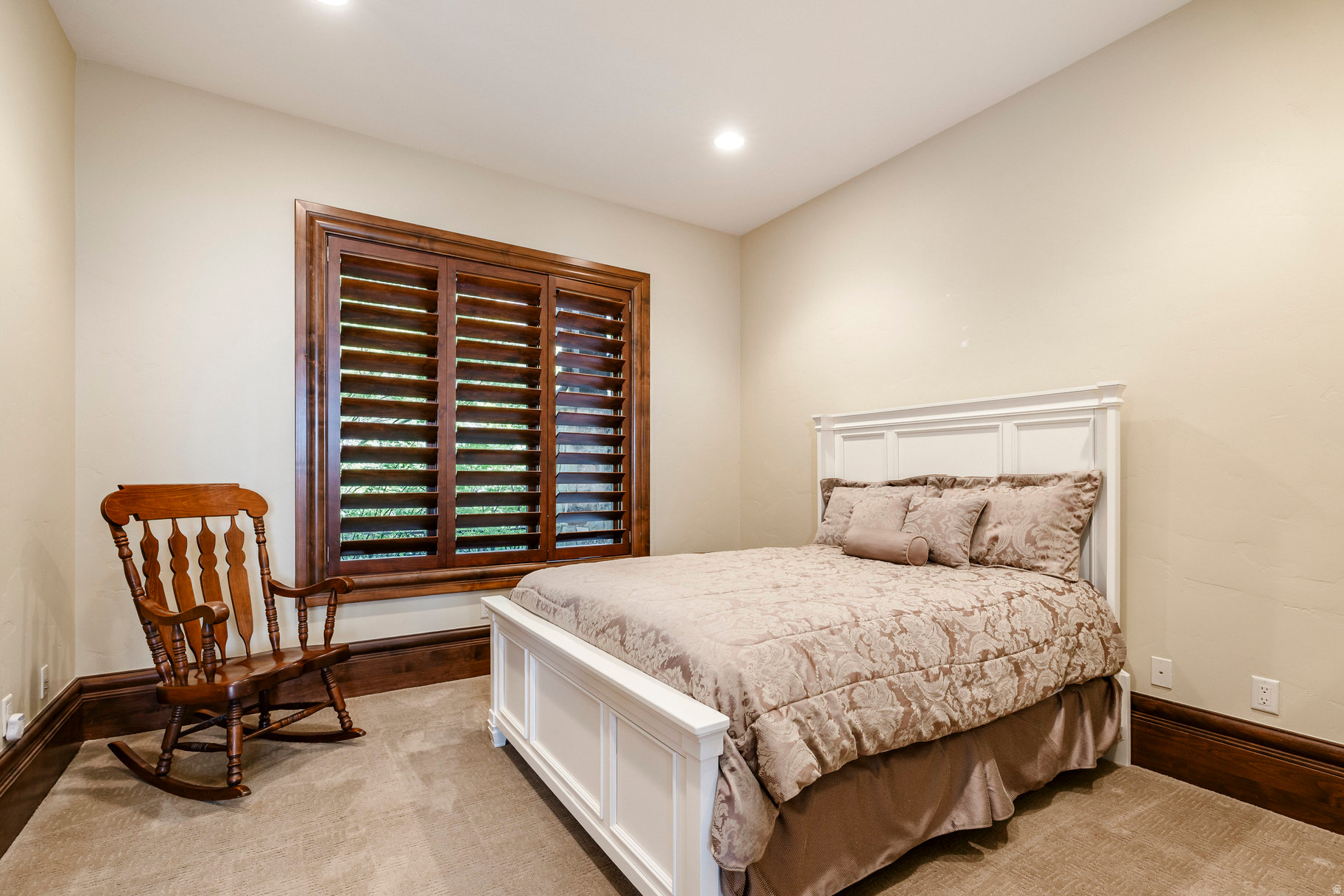 SEVEN SPRINGS - Residential