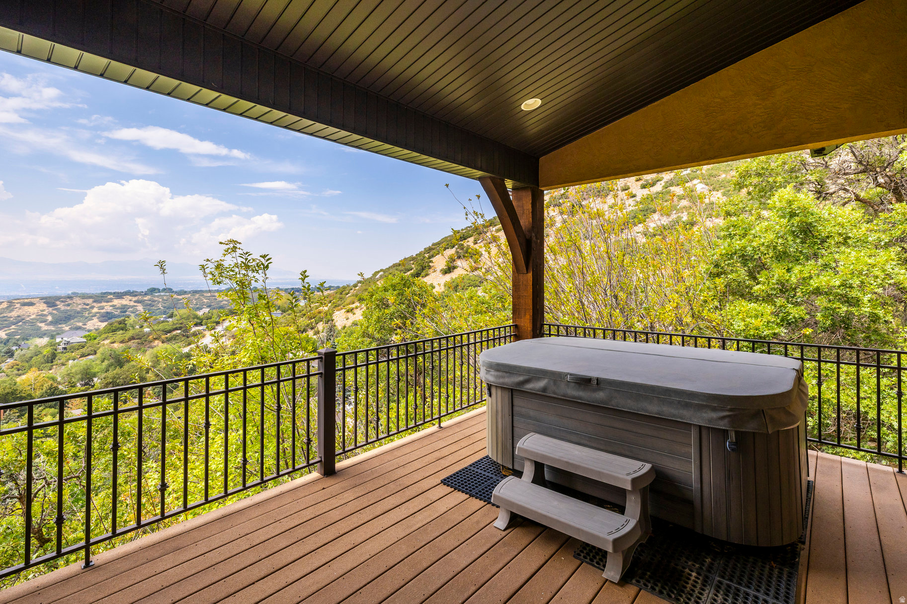 SEVEN SPRINGS - Residential