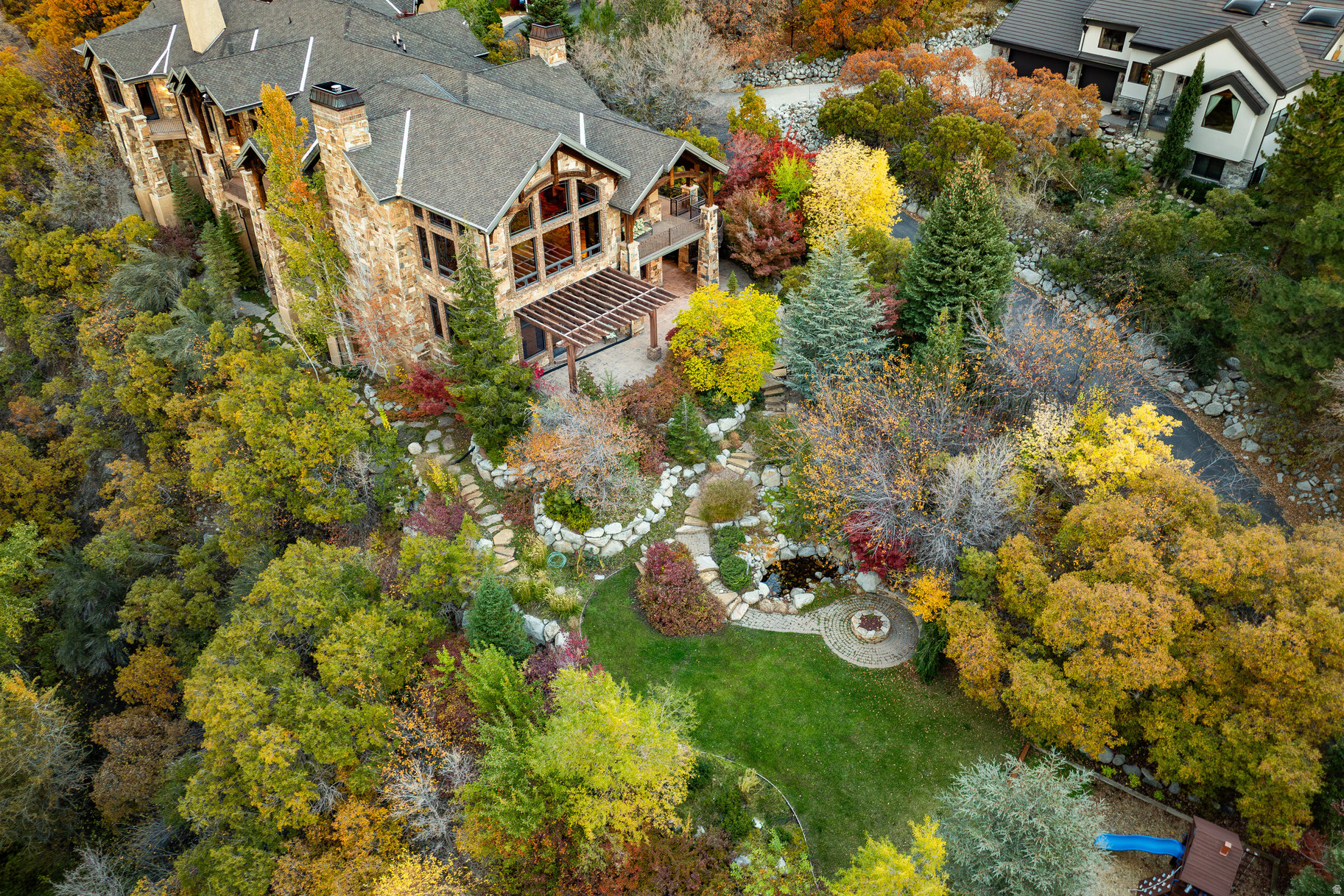 SEVEN SPRINGS - Residential