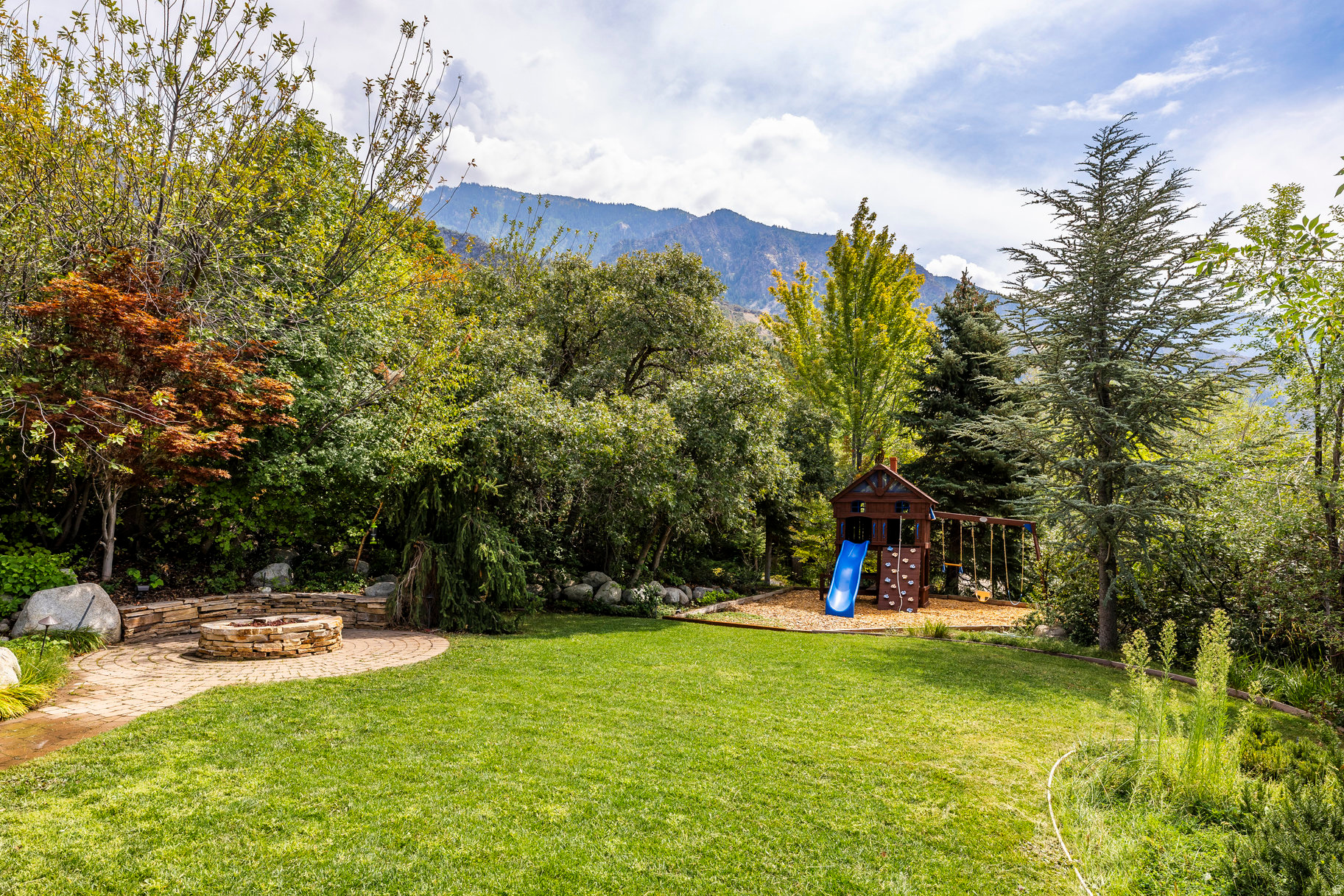 SEVEN SPRINGS - Residential