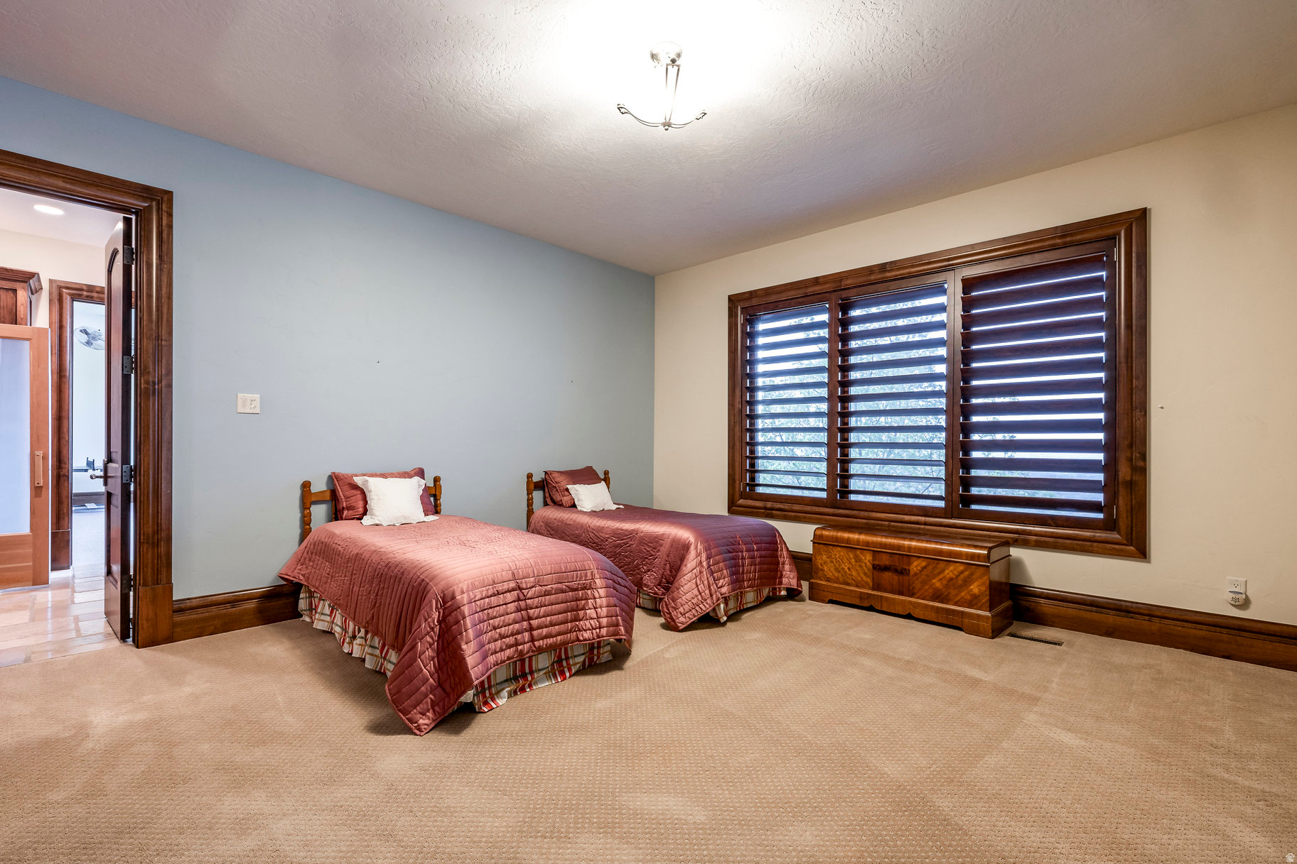 SEVEN SPRINGS - Residential