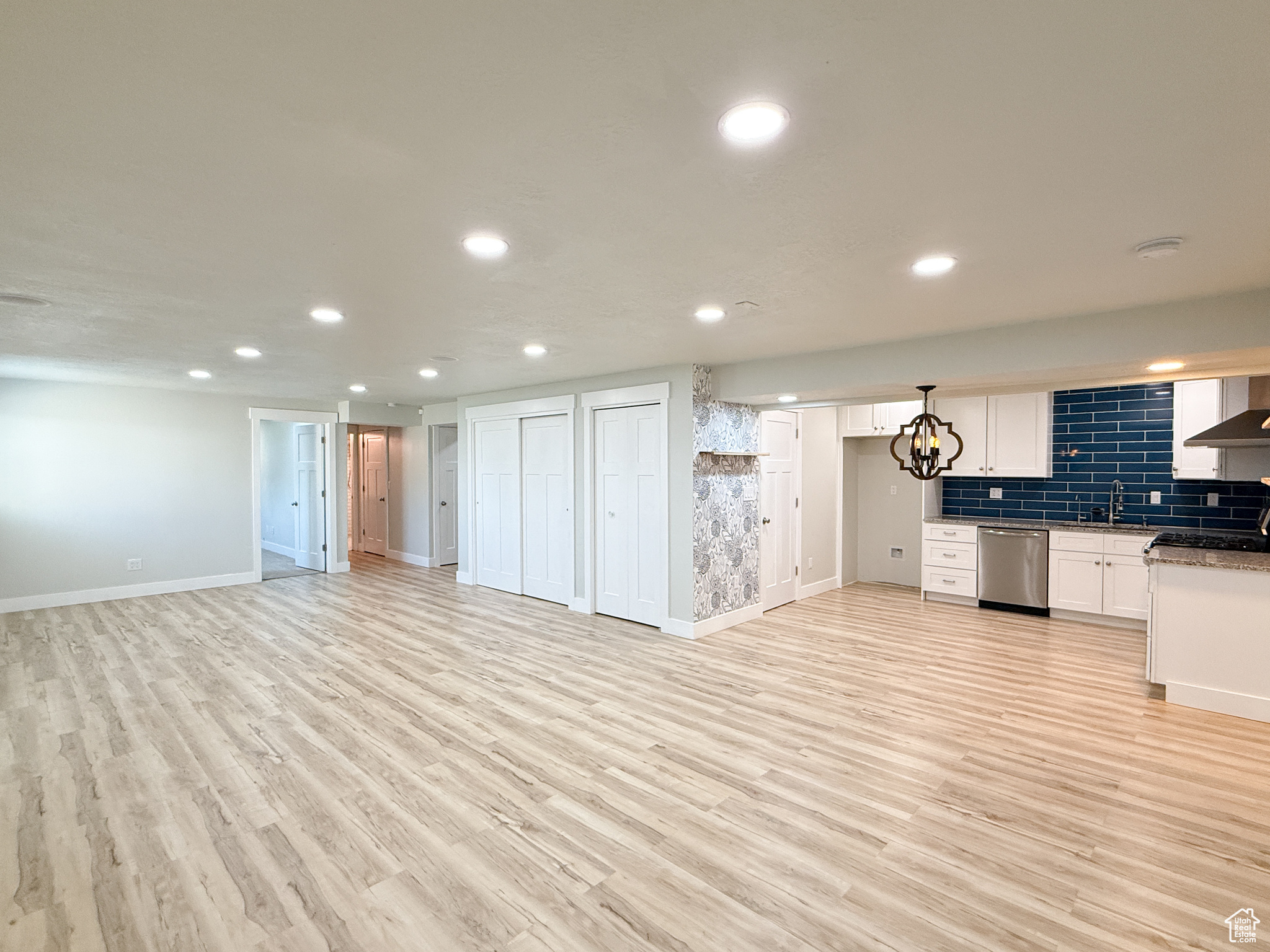 ANNIES LANDING - Residential