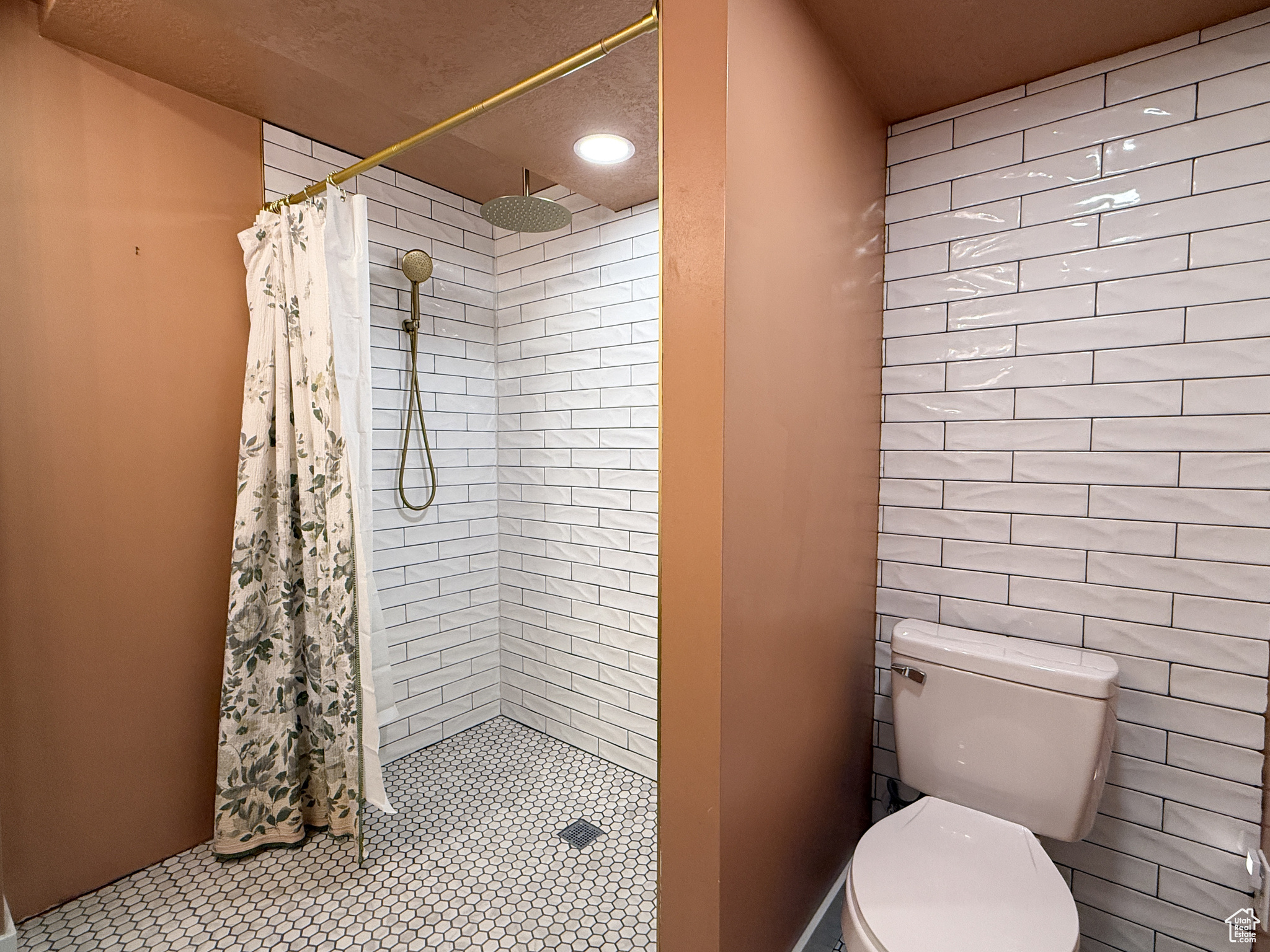 ANNIES LANDING - Residential