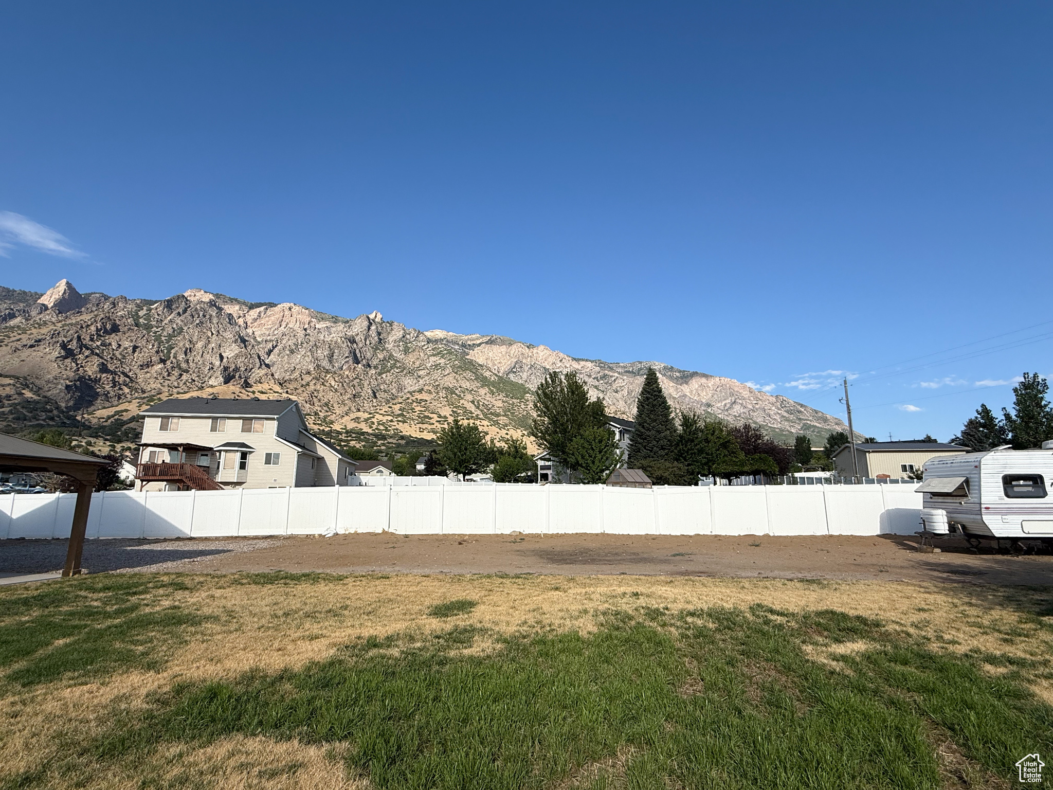 ANNIES LANDING - Residential