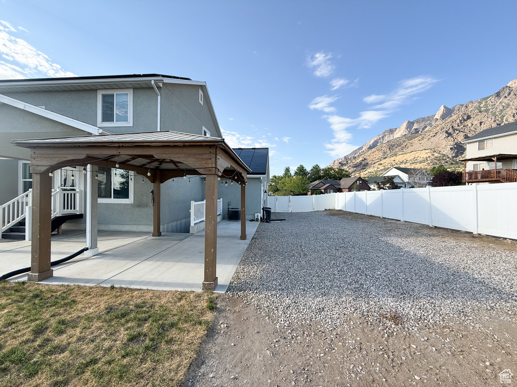 ANNIES LANDING - Residential