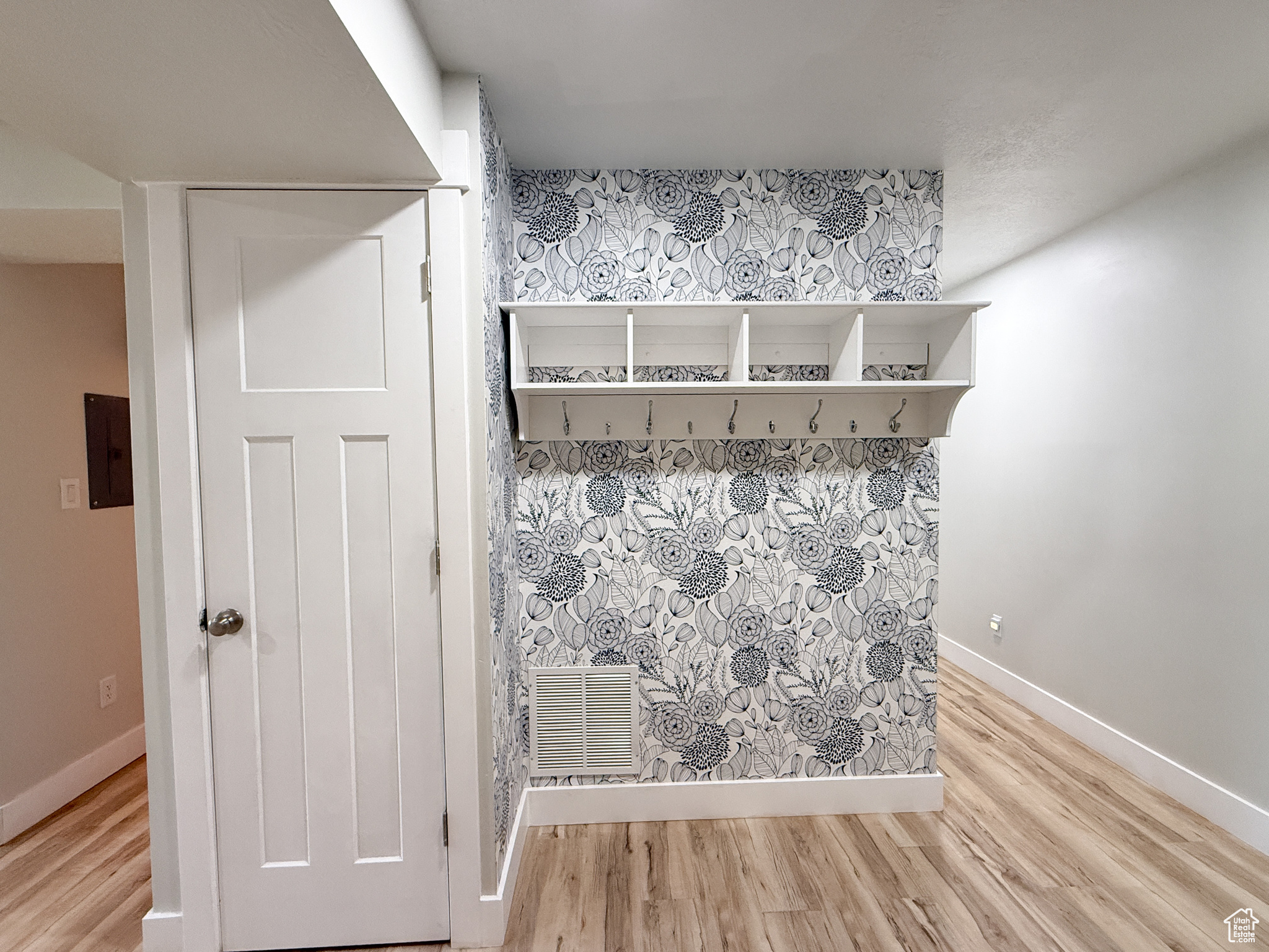 ANNIES LANDING - Residential