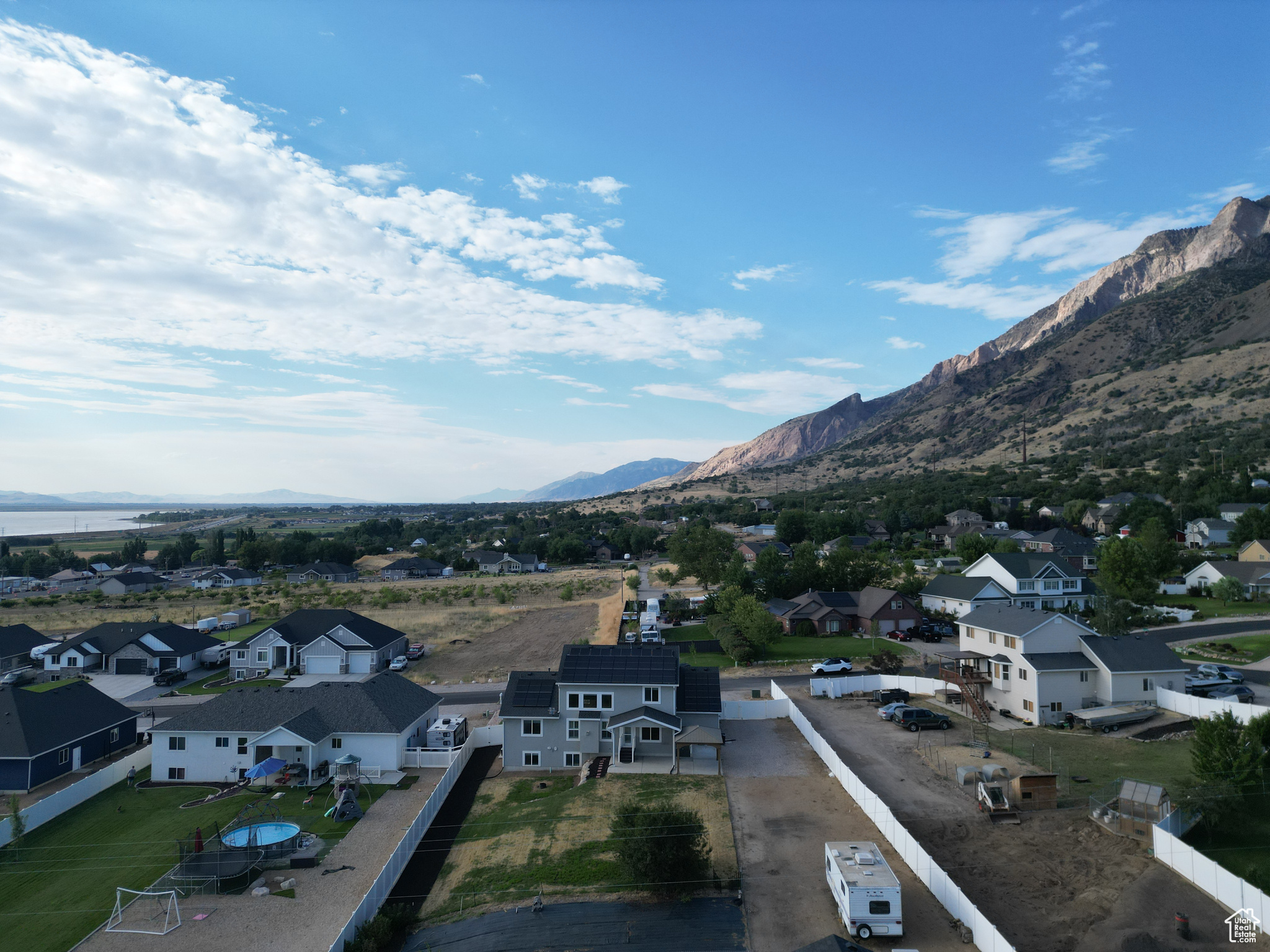 ANNIES LANDING - Residential