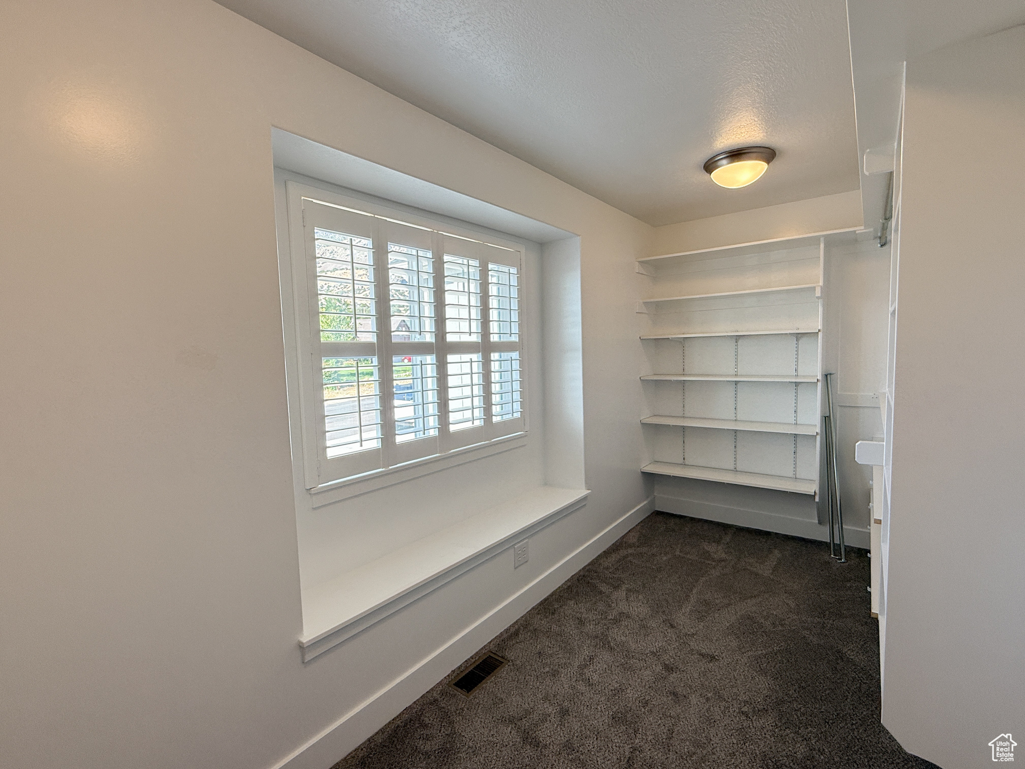 ANNIES LANDING - Residential