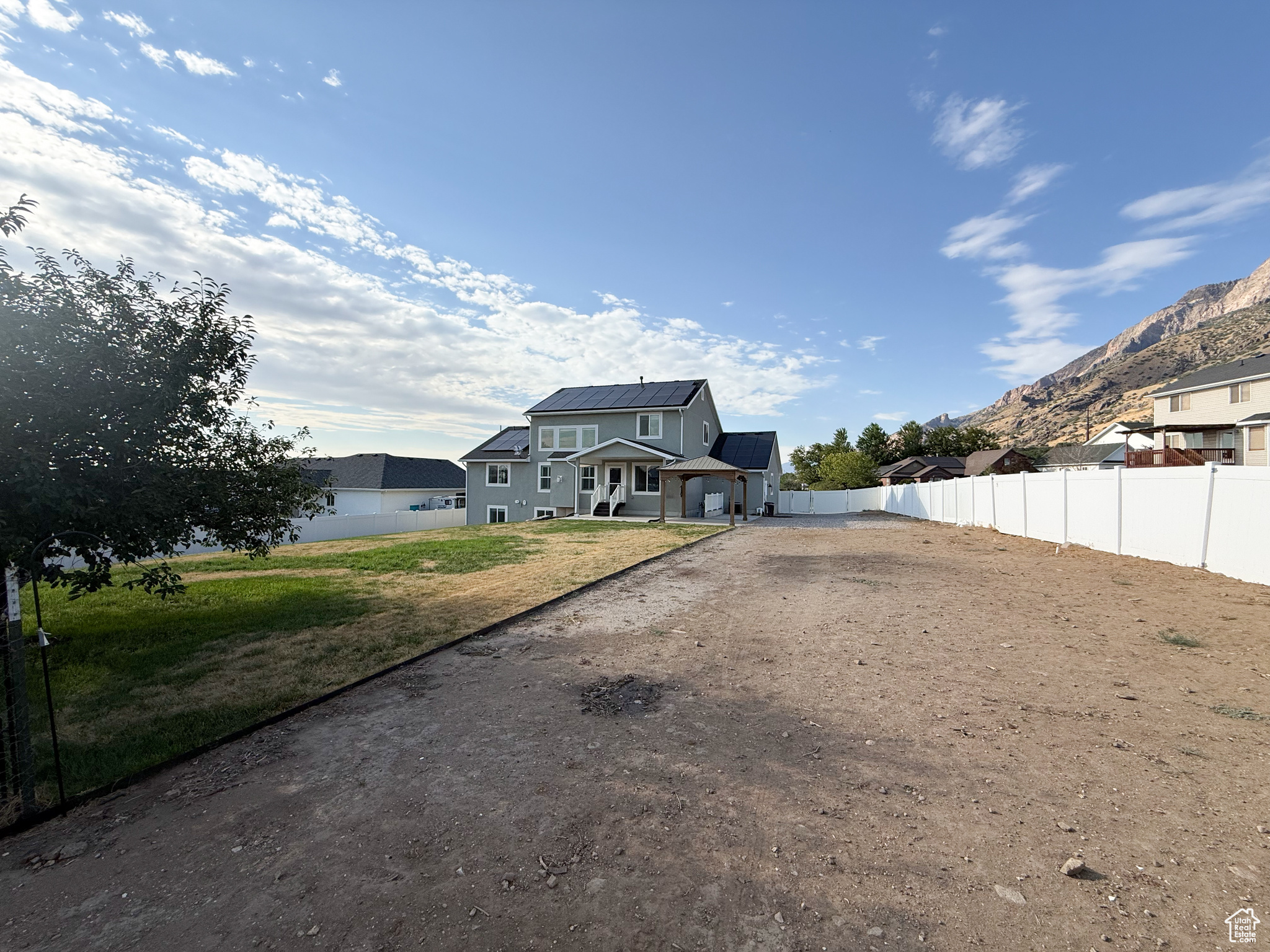 ANNIES LANDING - Residential