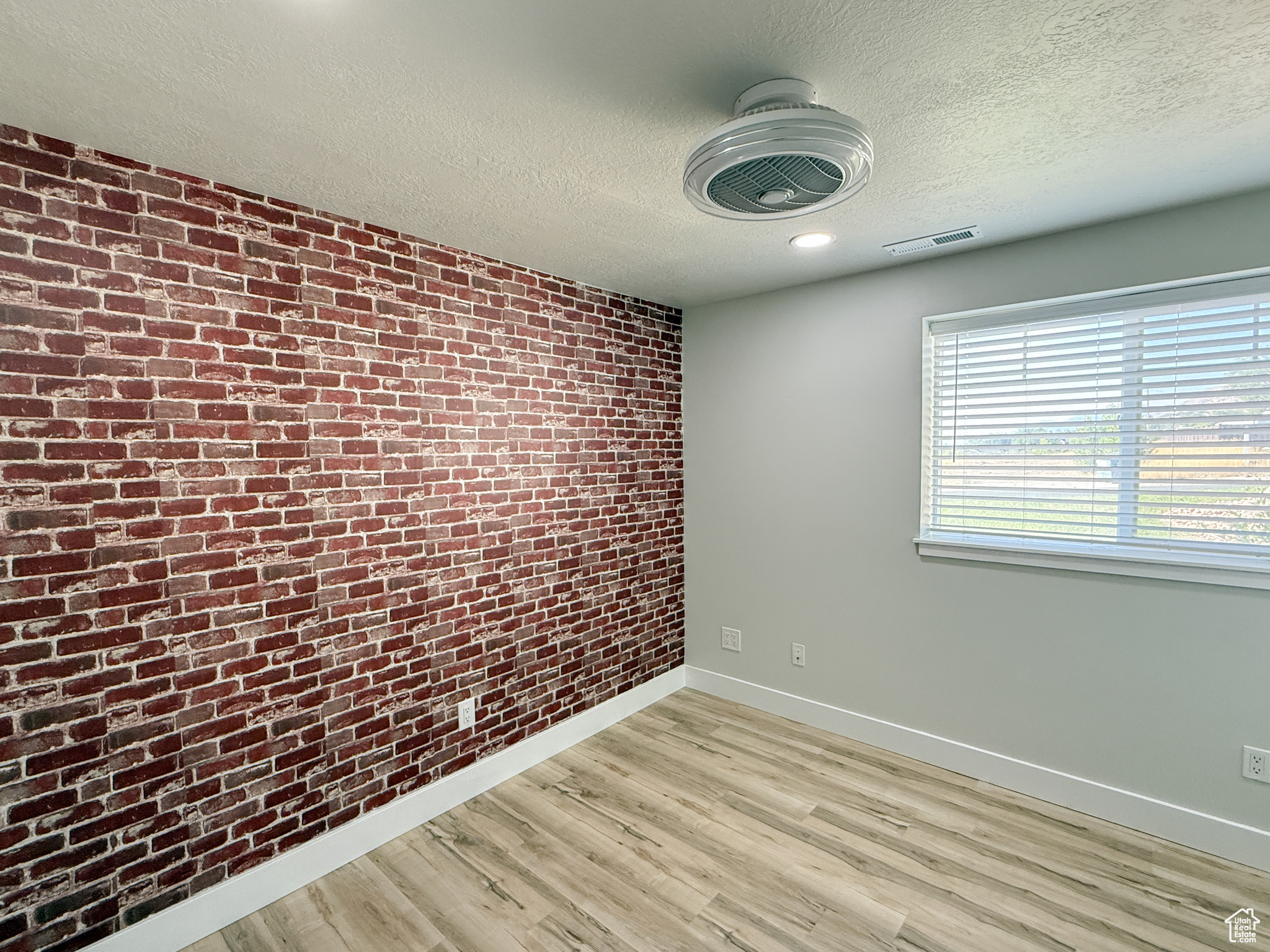 ANNIES LANDING - Residential
