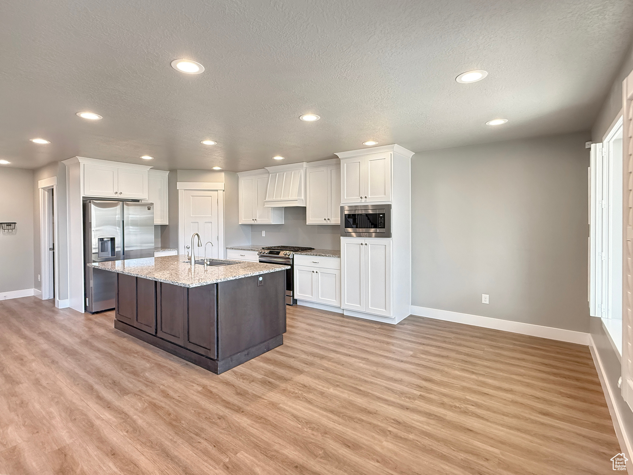 ANNIES LANDING - Residential