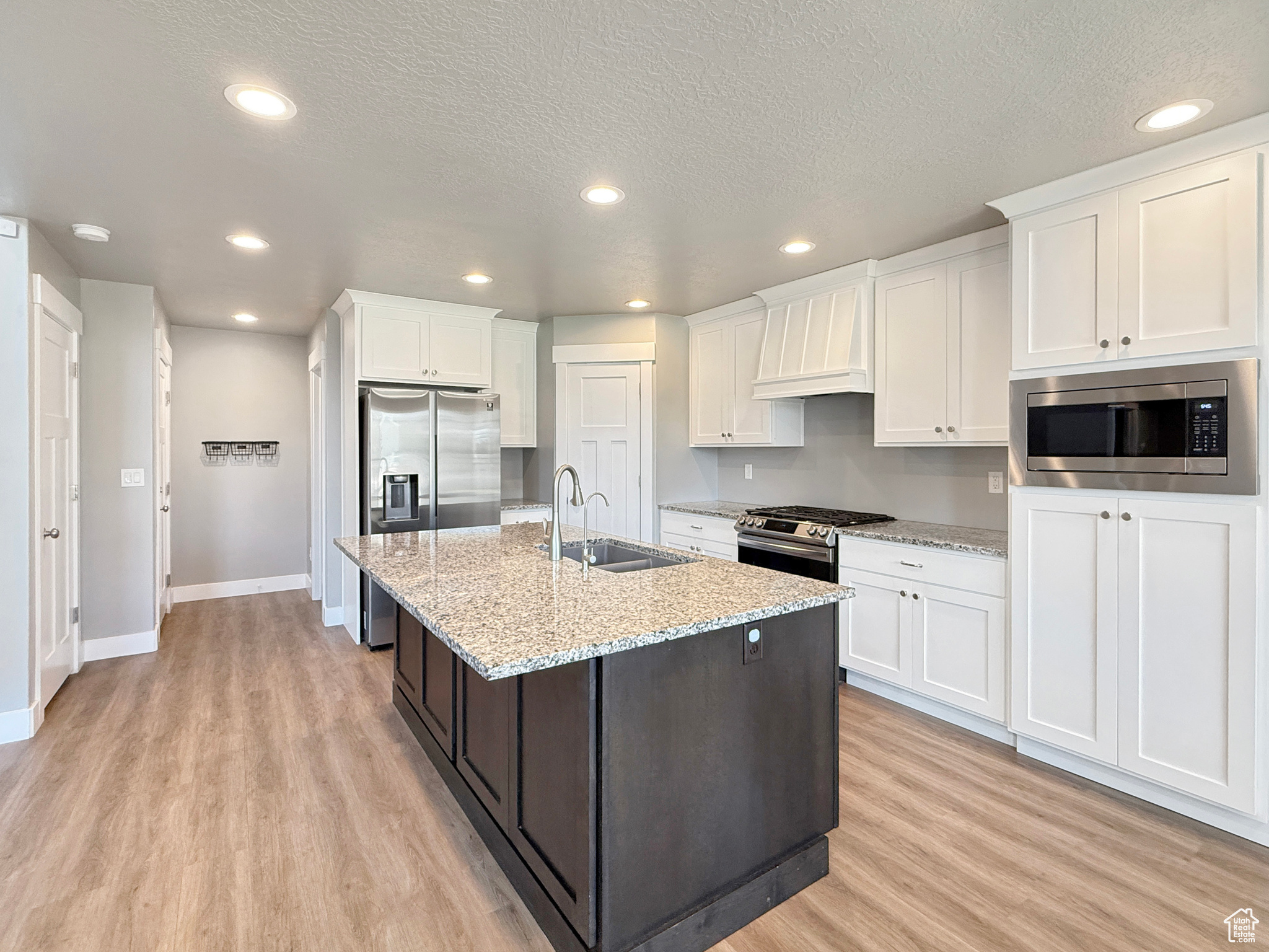 ANNIES LANDING - Residential
