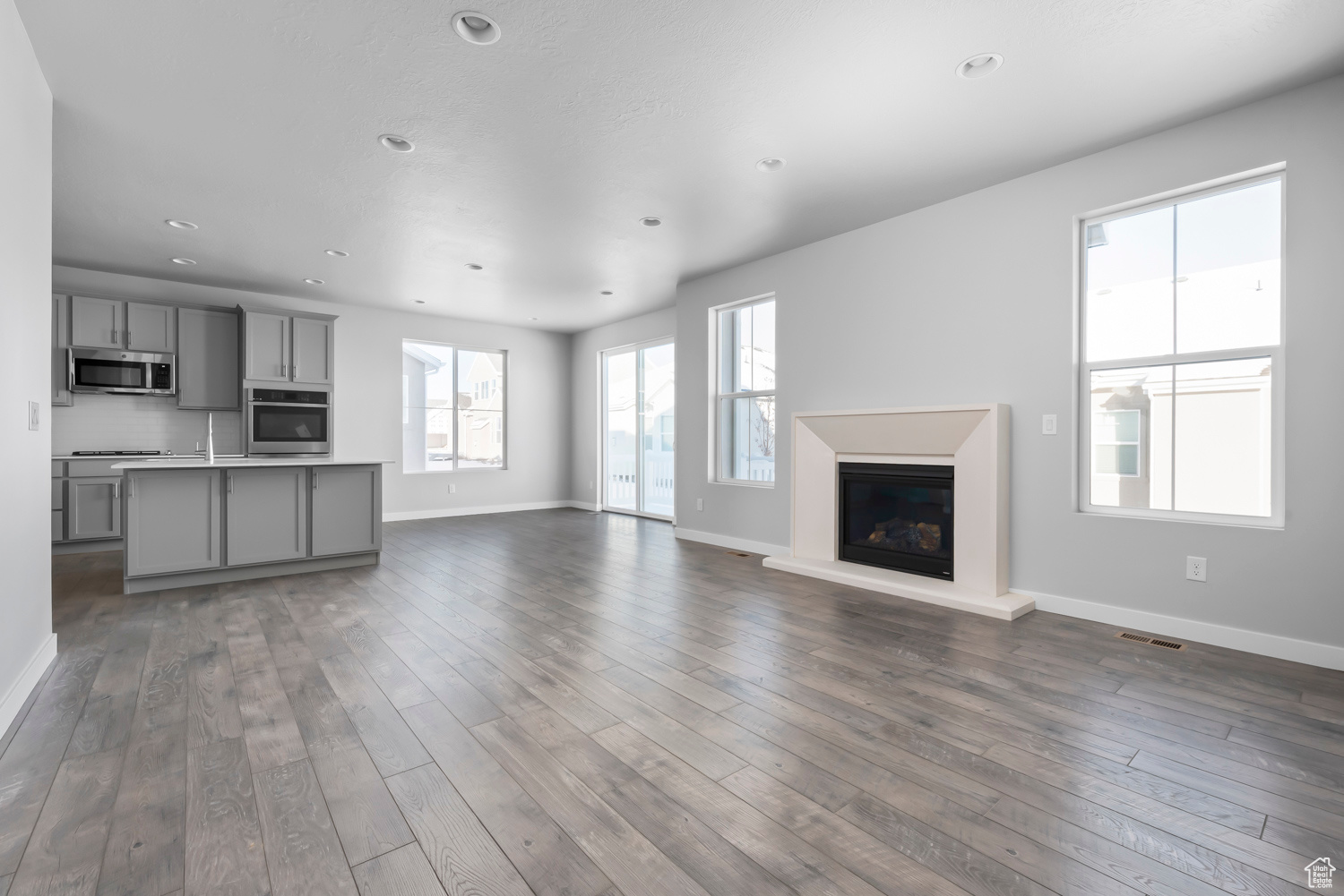 OVERLAND GARDENS D213R - Residential