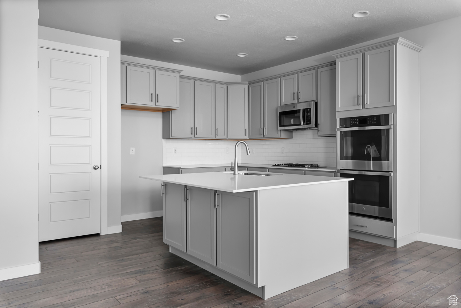 OVERLAND GARDENS D213R - Residential