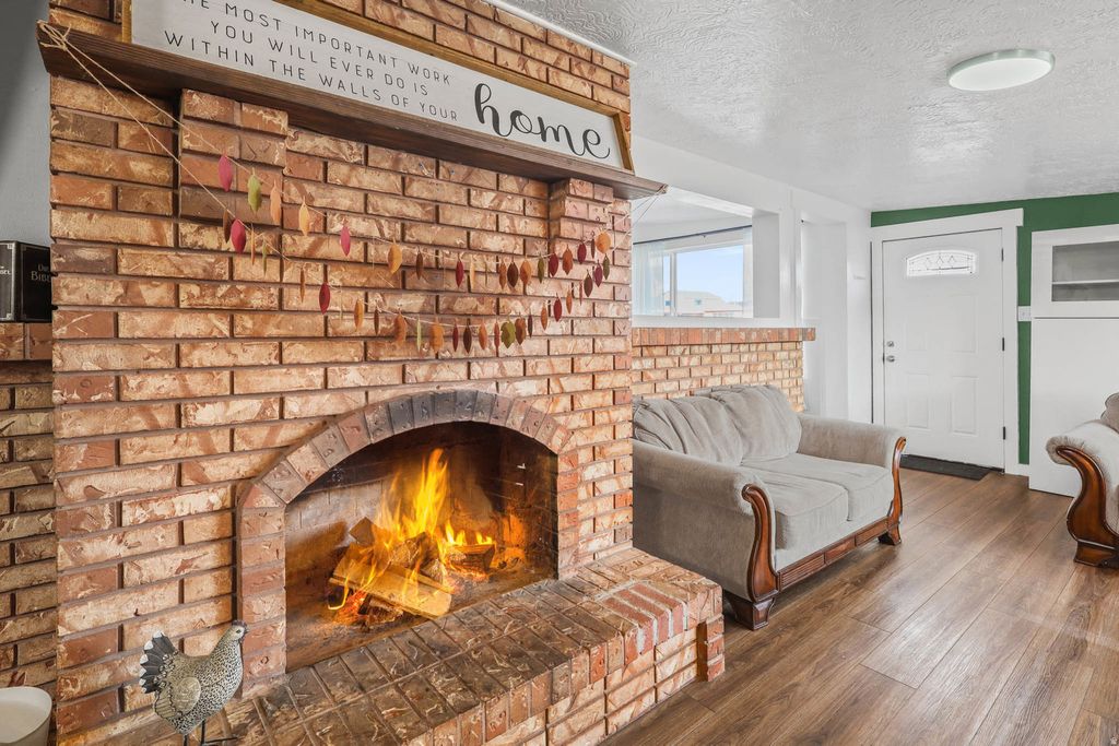 Photo of 392 N ANN ST, Clearfield, UT 84015 (MLS # 2124817)